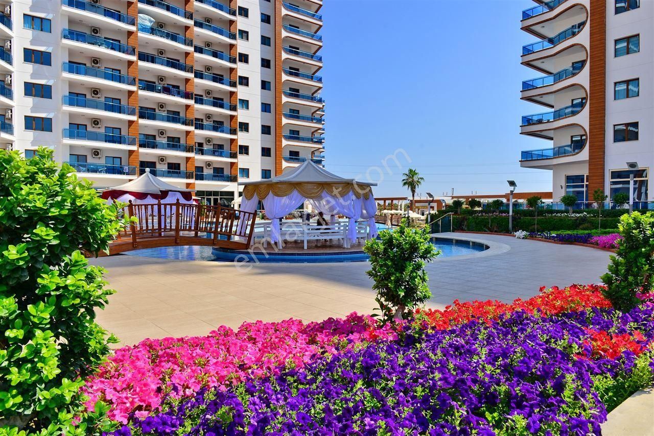 Alanya'da Otel Konseptli Azura Park'ta Eşsiz Manzaralı 1+1 Daire - Görsel 17