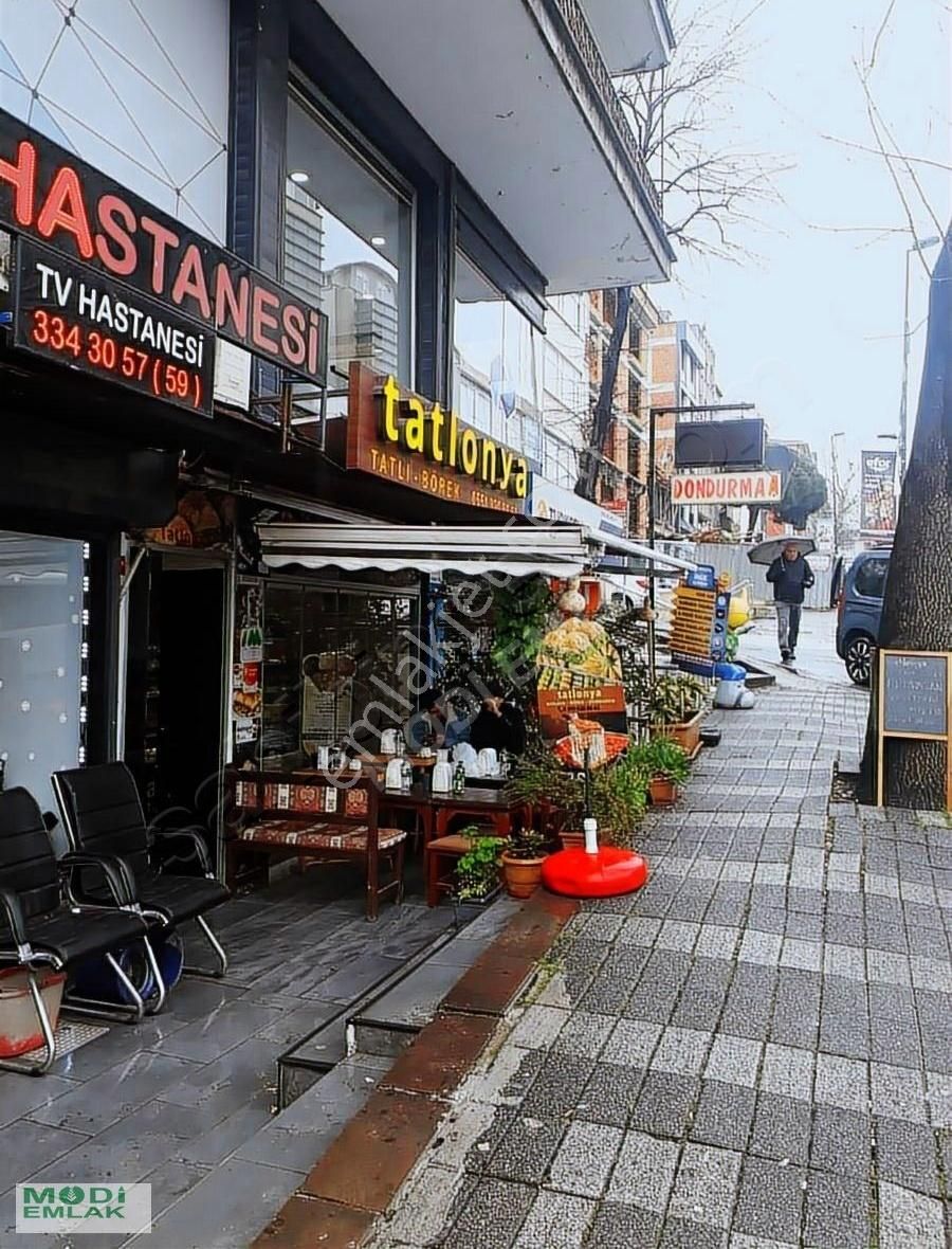 İstanbul Üsküdar Devren Kafe & Bar Ana Cadde Üzeri Devren Kiralık Cafe