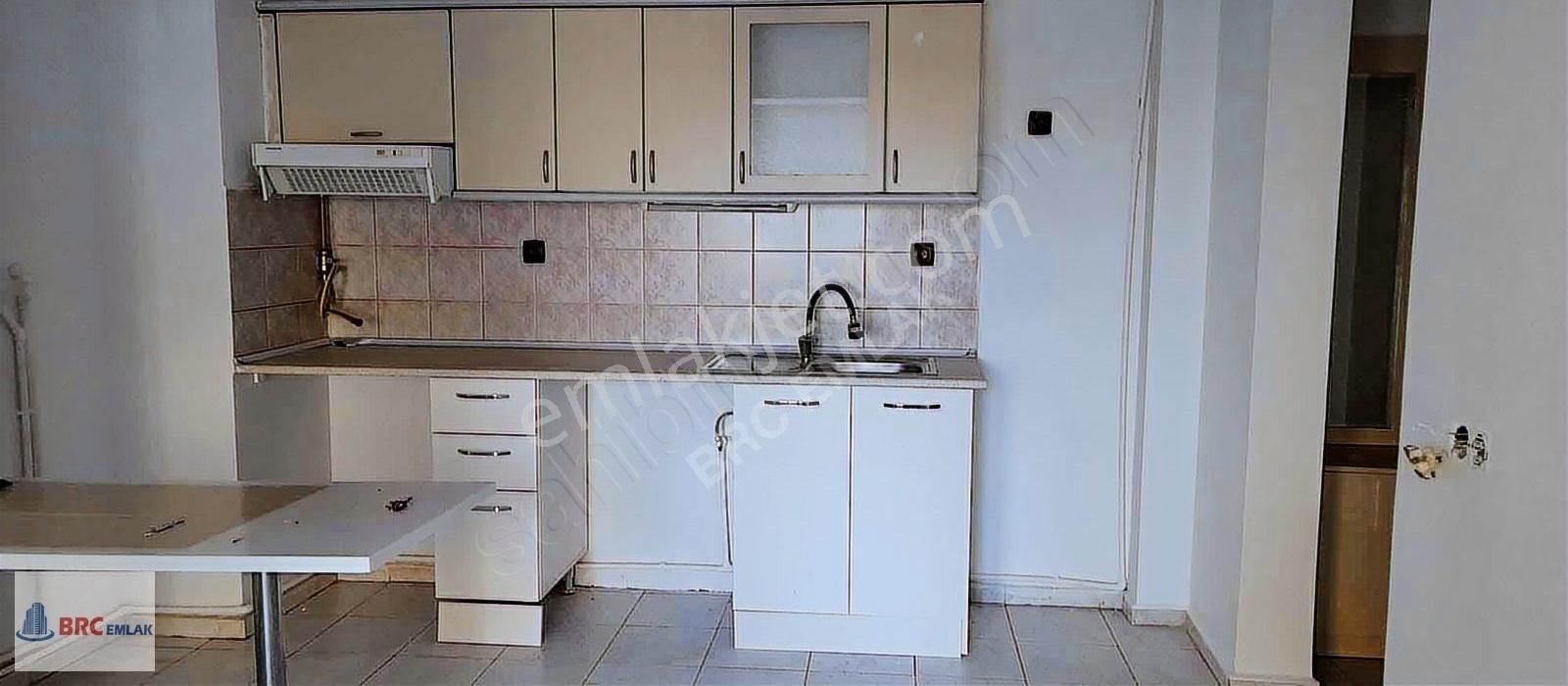 Küçükçekmece Atakent Satılık Daire Halkalı Atakent 3 Etap Gardenya Sitesinde Ara Kat 47m2 1+1