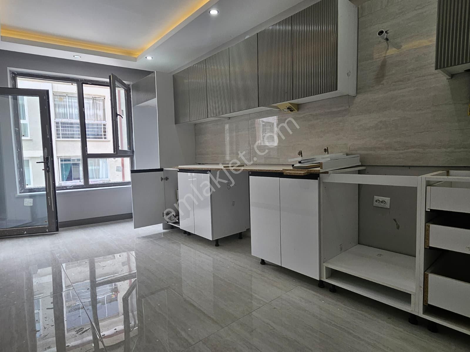 Yıldıztepede Çağdaş Yakını Yerden Isıtma Sıfır 2+1 Daireler Sj-38