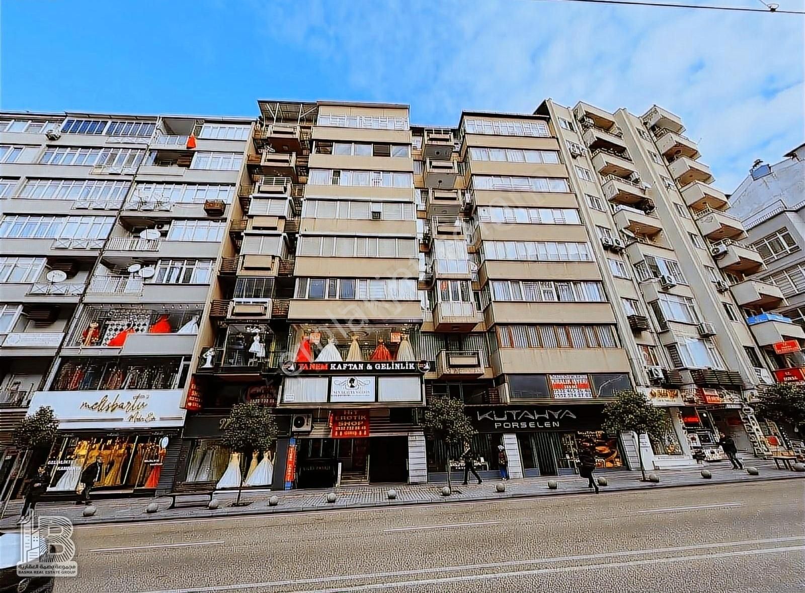 Osmangazi Selimiye Satılık Daire Altıparmk Caddesi Satılık Daire 4+1 Eşyalı