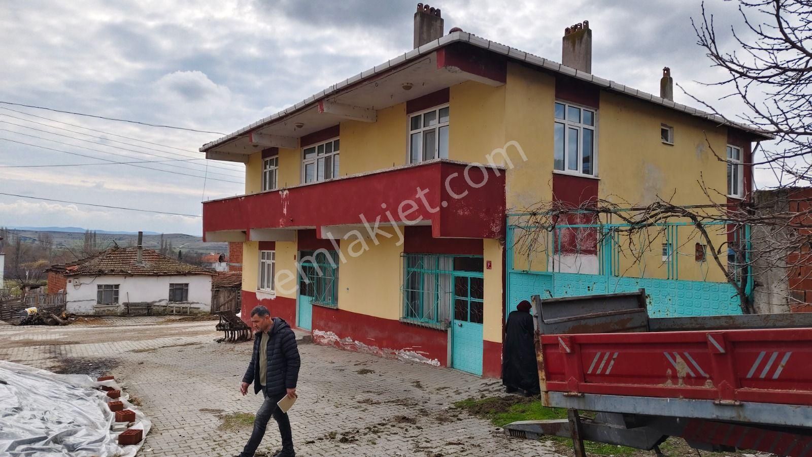 Kepsut Hotaşlar Satılık Müstakil Ev C21 Loca'dan Hotaşlarda 511 M² Arsa İçinde 120 M² İki Katlı Ev