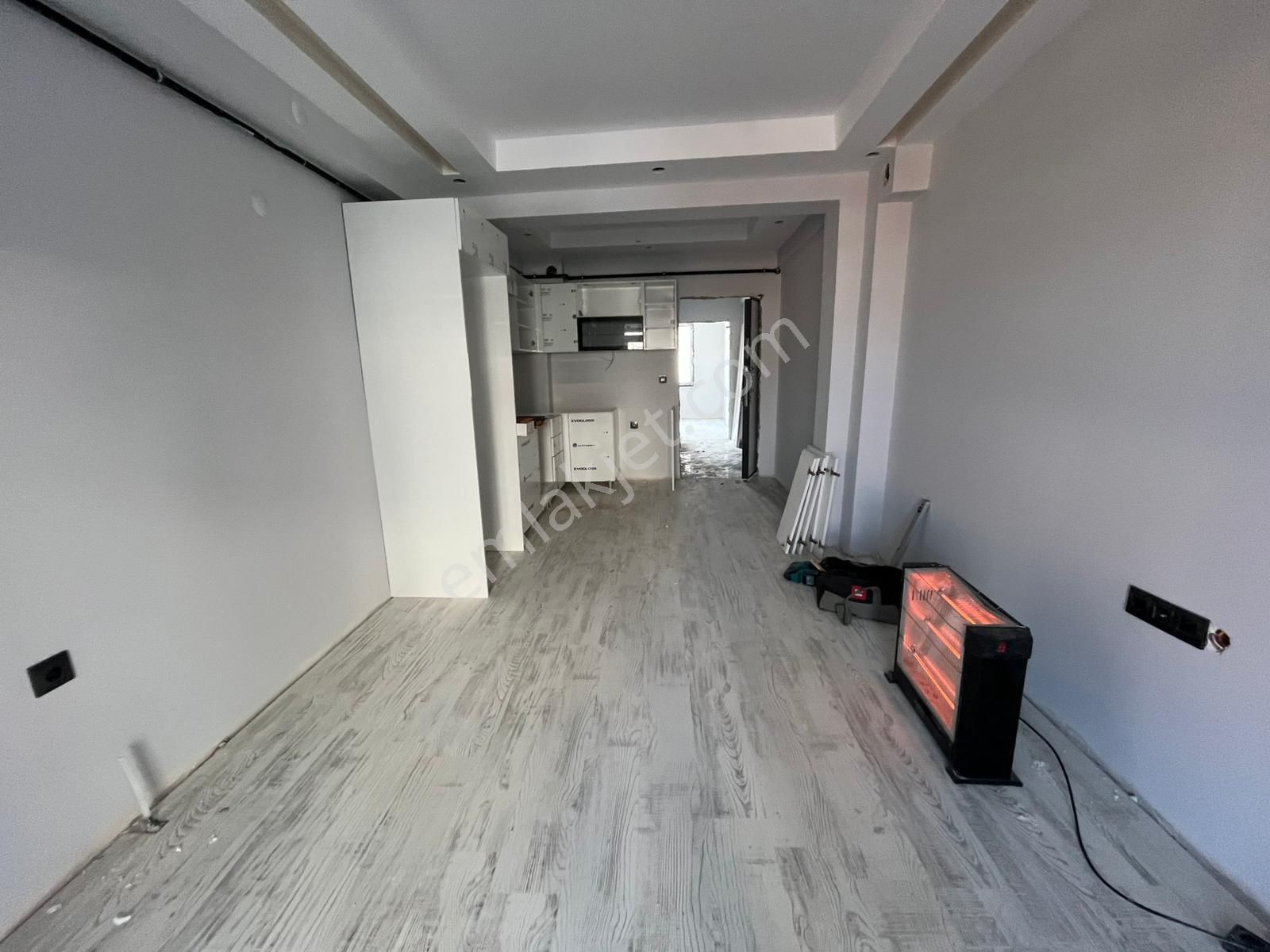 Emek Mahallesi Satılık Balkonlu 1+1 Daire Kg-50