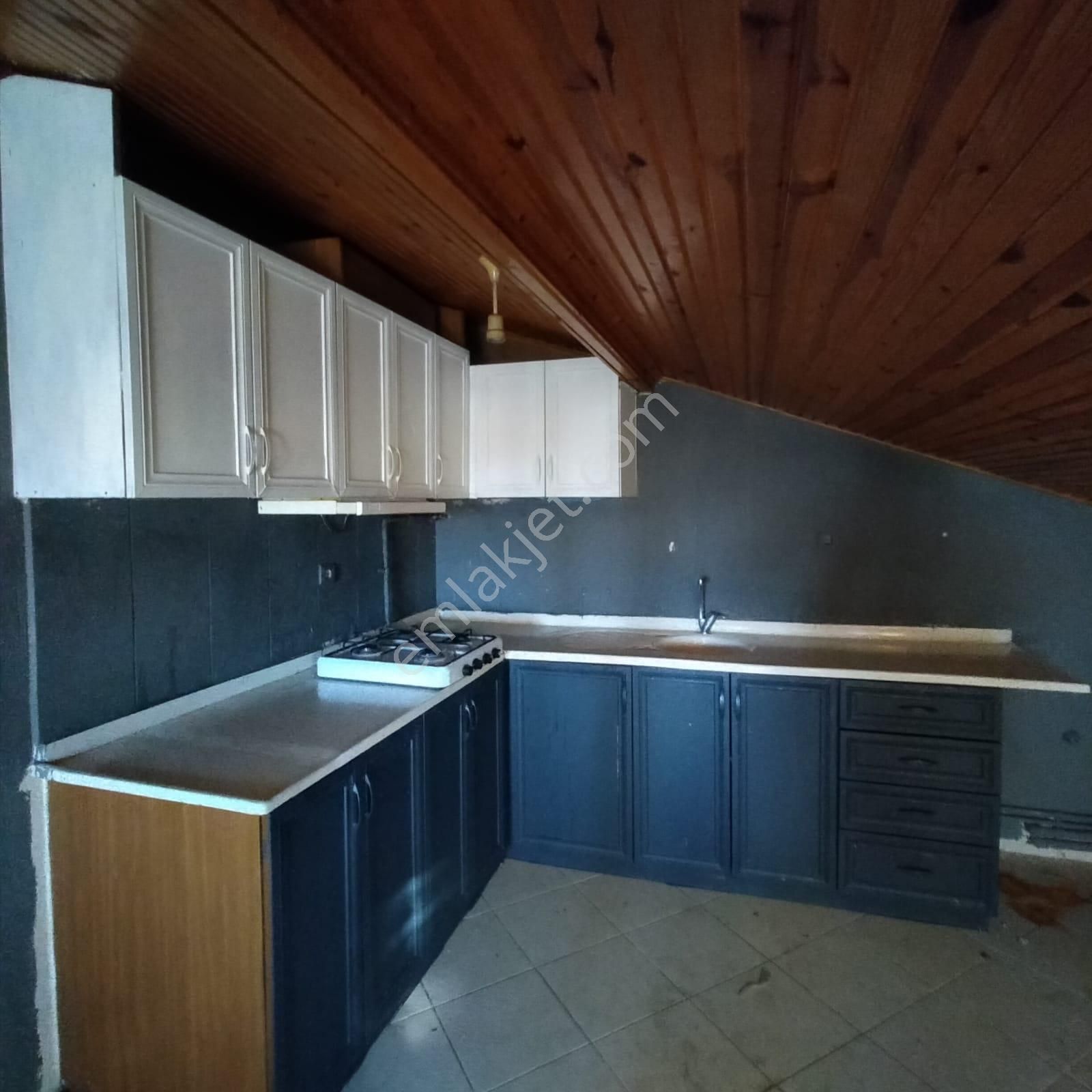 Pamukkale Kınıklı Kiralık Daire Ender Uysal Gayrimenkulden Kampüste Kiralık 3+1 Eşyalı Çatıkatı...