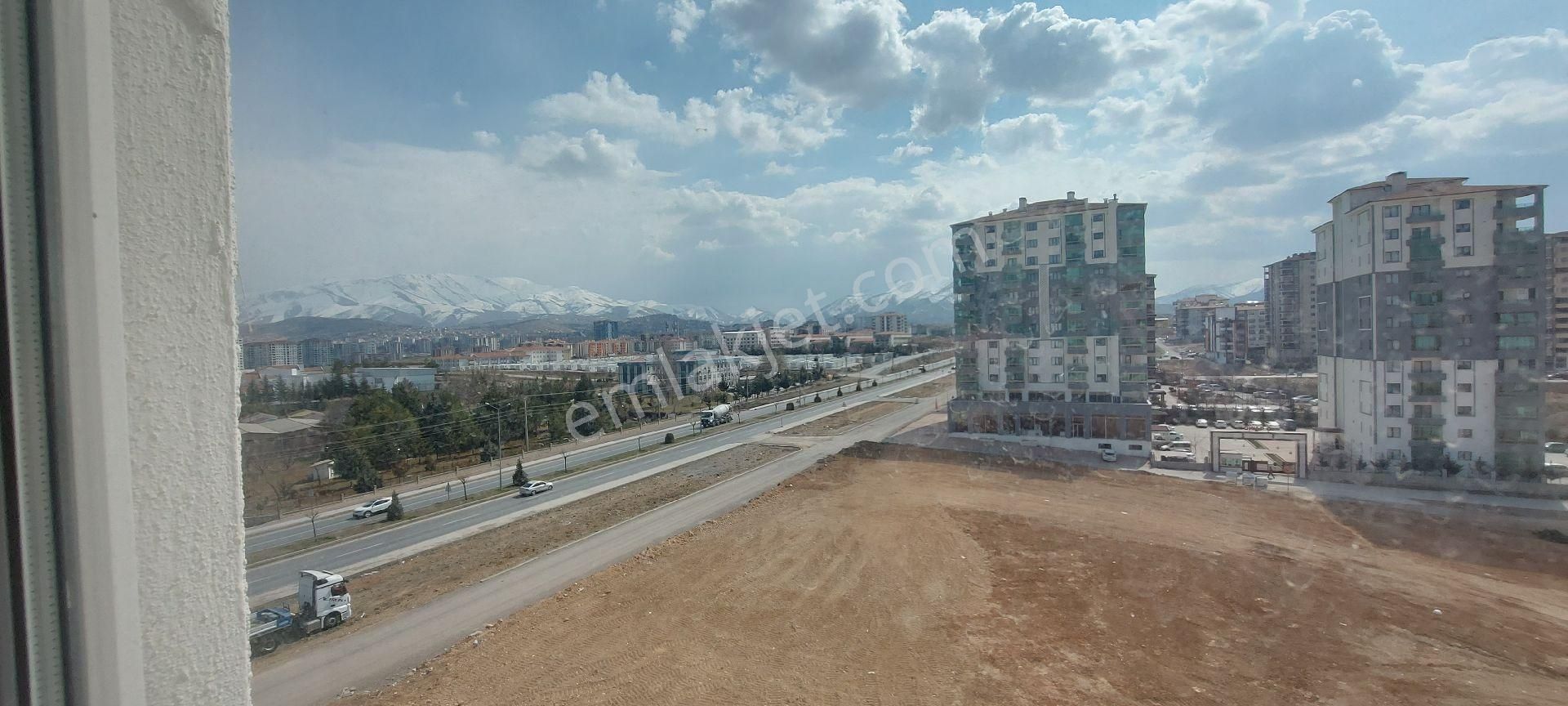 Yeşilyurt Yakınca Kiralık Daire Değer'den Yakınca Adıyaman Yolu Üzeri 3+1 Ara Kat Daire