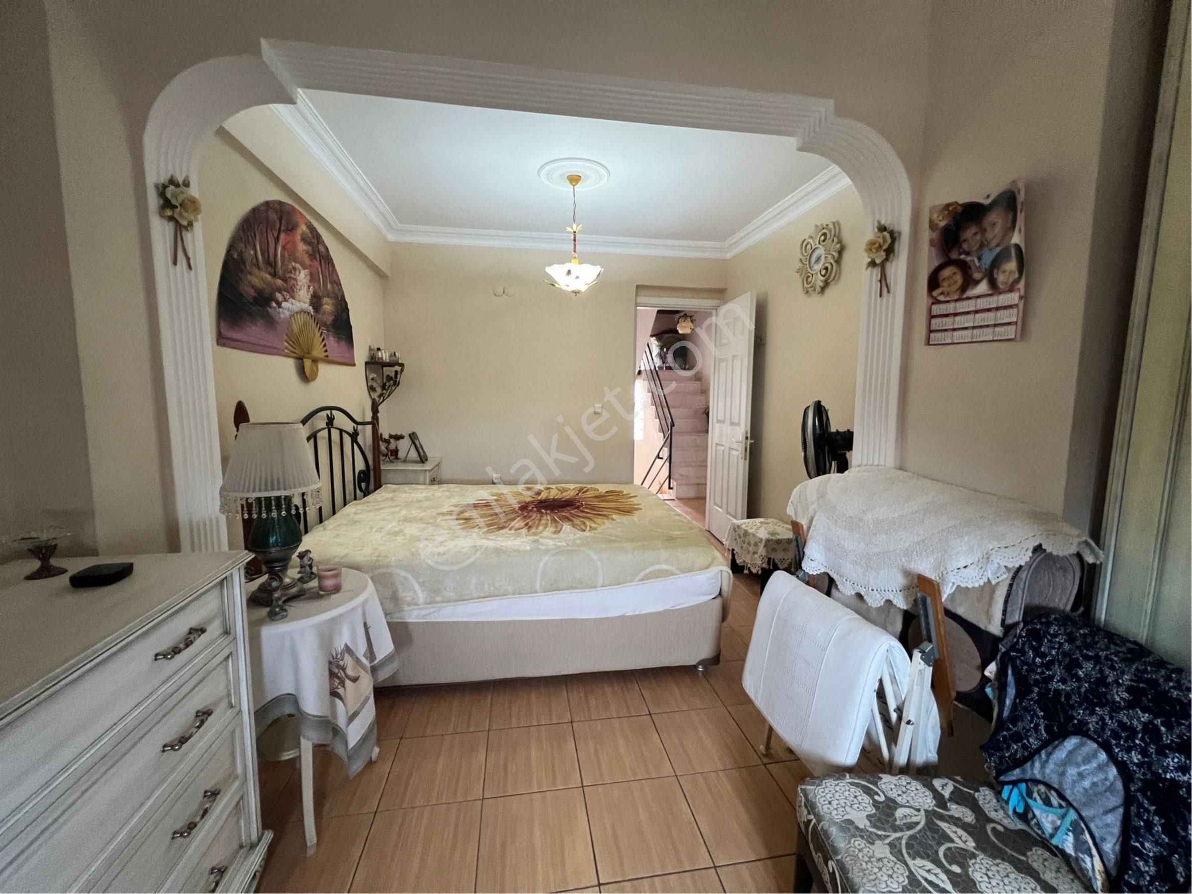 Sığacık Teos Site İçerisinde 3+1 Manzaralı Ve Tadilatlı Fırsat Satılık Villa - Görsel 11