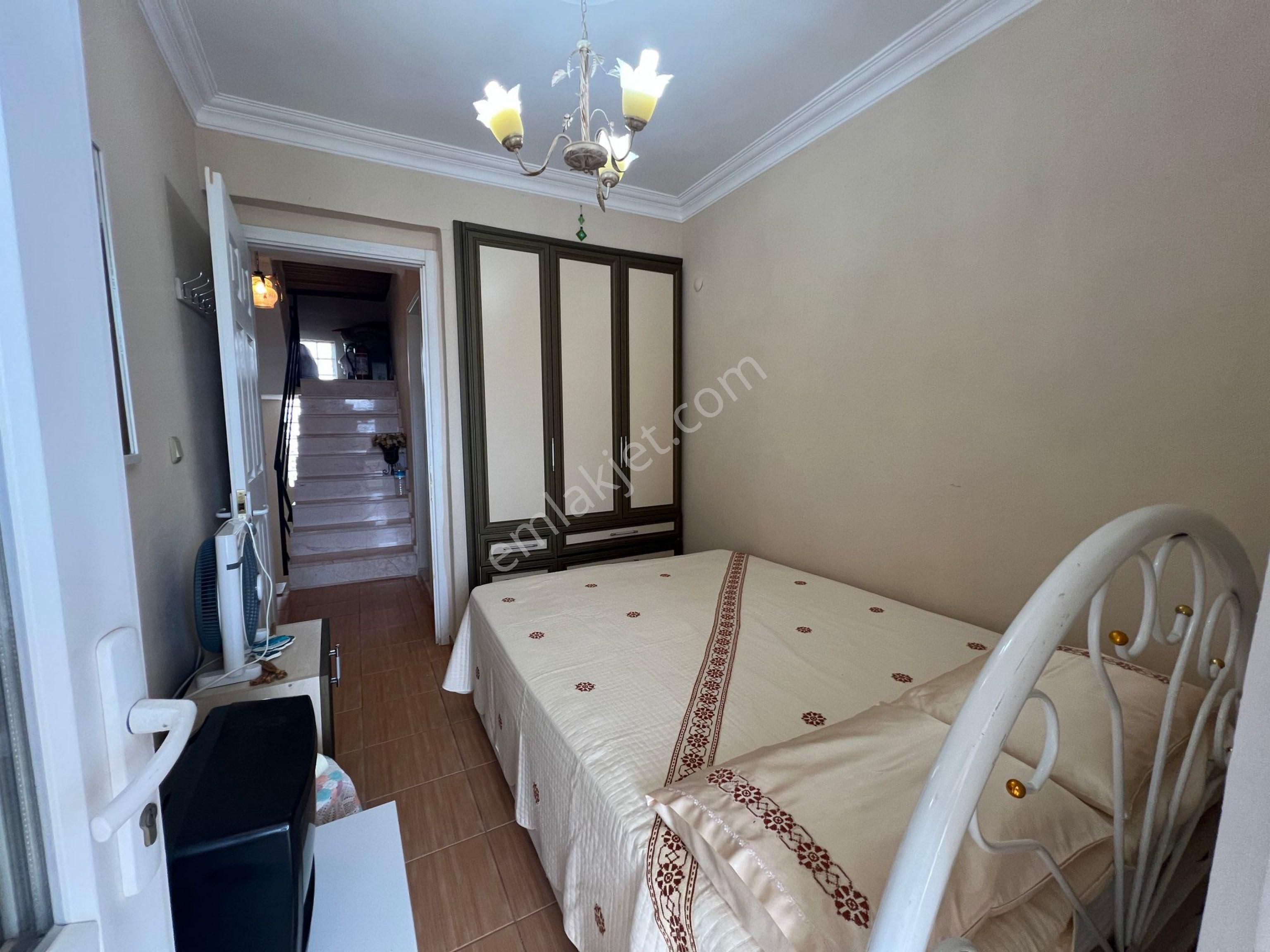 Sığacık Teos Site İçerisinde 3+1 Manzaralı Ve Tadilatlı Fırsat Satılık Villa - Görsel 5