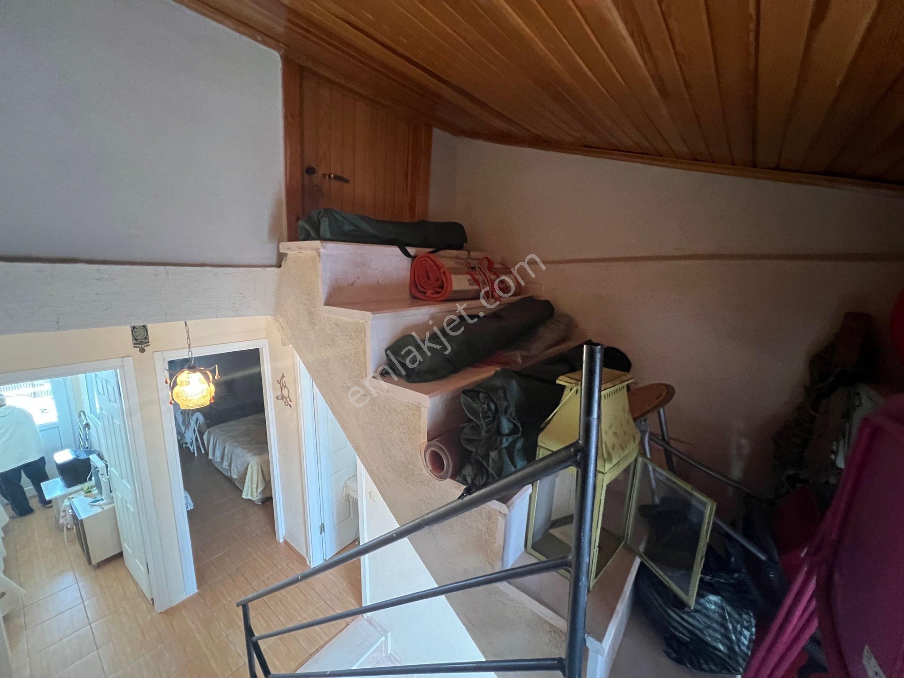 Sığacık Teos Site İçerisinde 3+1 Manzaralı Ve Tadilatlı Fırsat Satılık Villa - Görsel 6