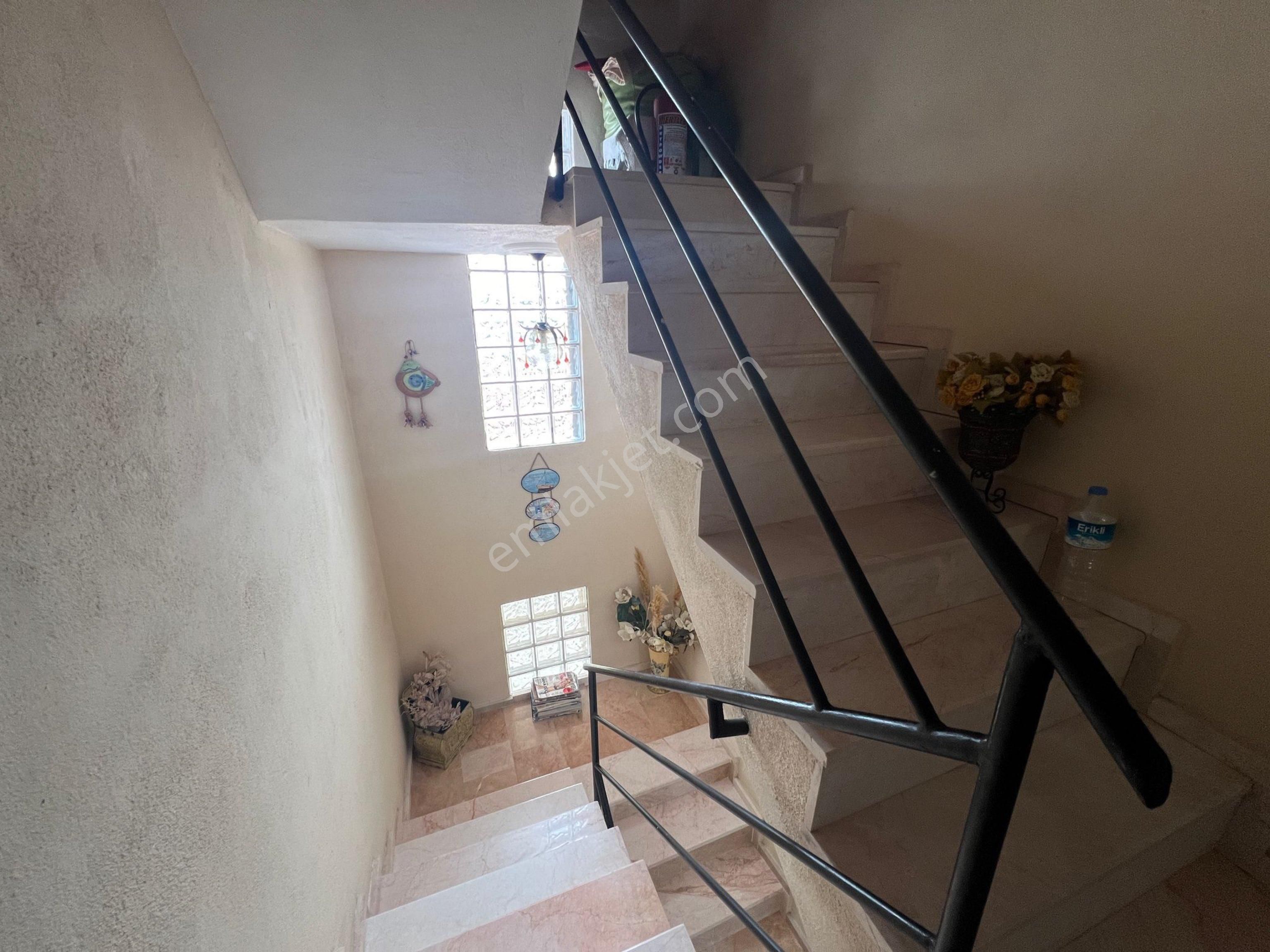 Sığacık Teos Site İçerisinde 3+1 Manzaralı Ve Tadilatlı Fırsat Satılık Villa - Görsel 21