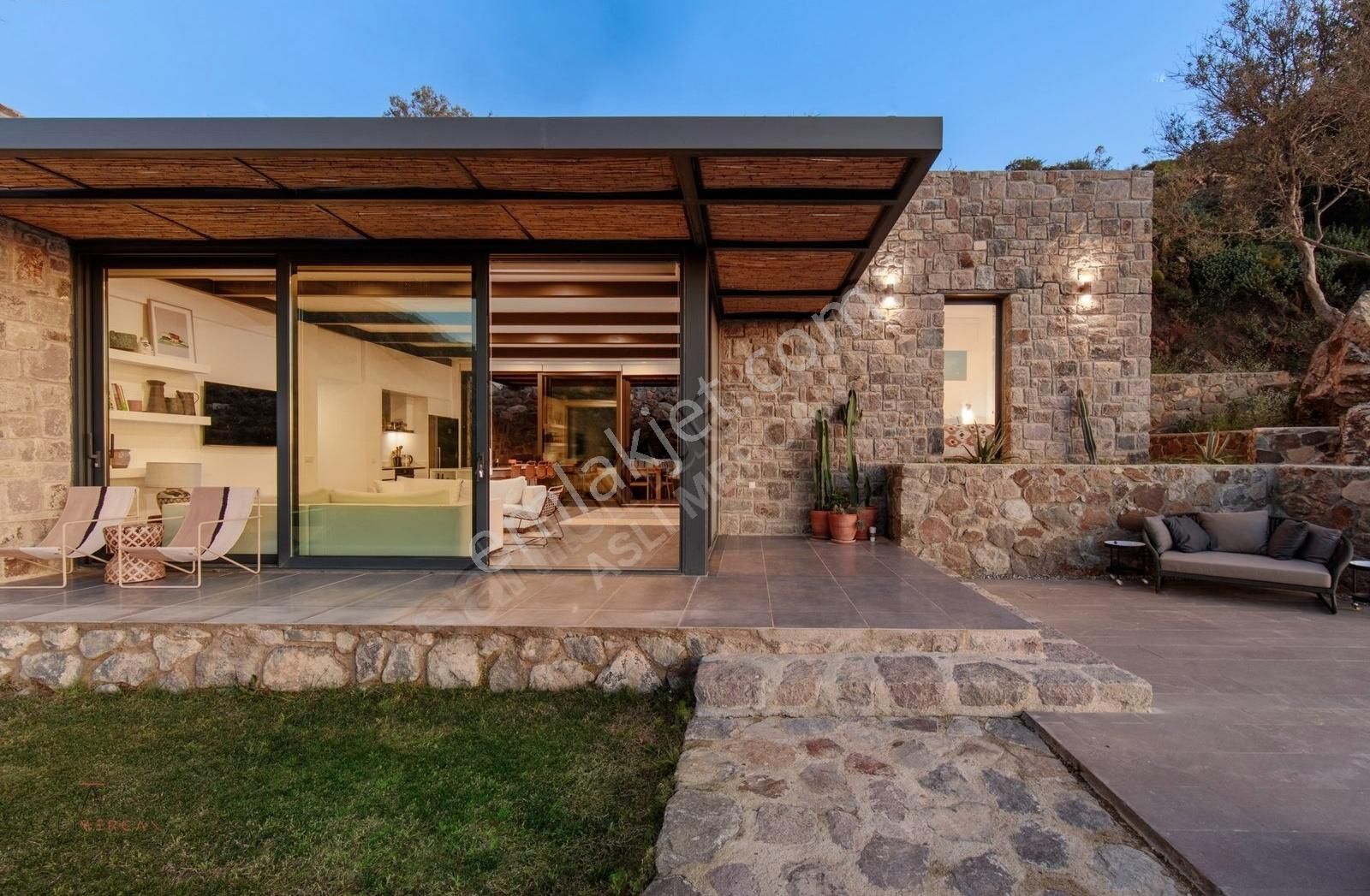 Gümüşlük Karakaya'da Etkileyici Modern Taş Villa - Görsel 10