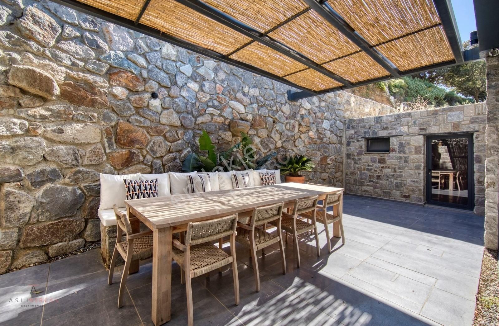 Gümüşlük Karakaya'da Etkileyici Modern Taş Villa - Görsel 8