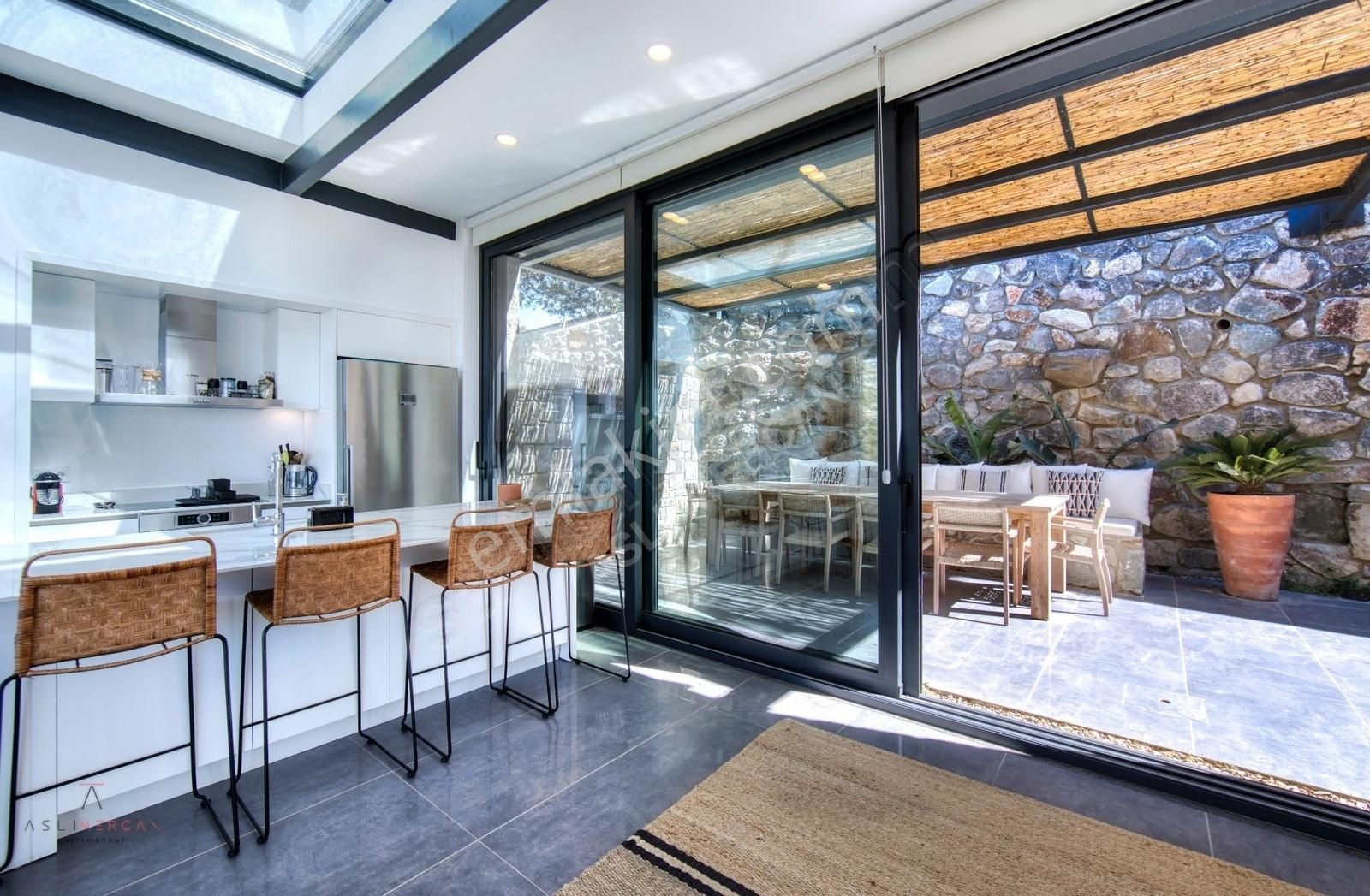 Gümüşlük Karakaya'da Etkileyici Modern Taş Villa - Görsel 15