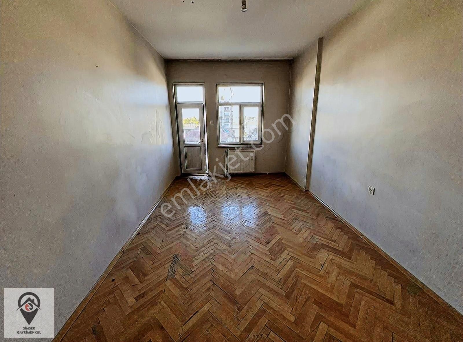 Melikgazi Esenyurt Satılık Daire Esenyurt Mah Yola Sıfır 3+1 150m2 4.kat Satılık Daire