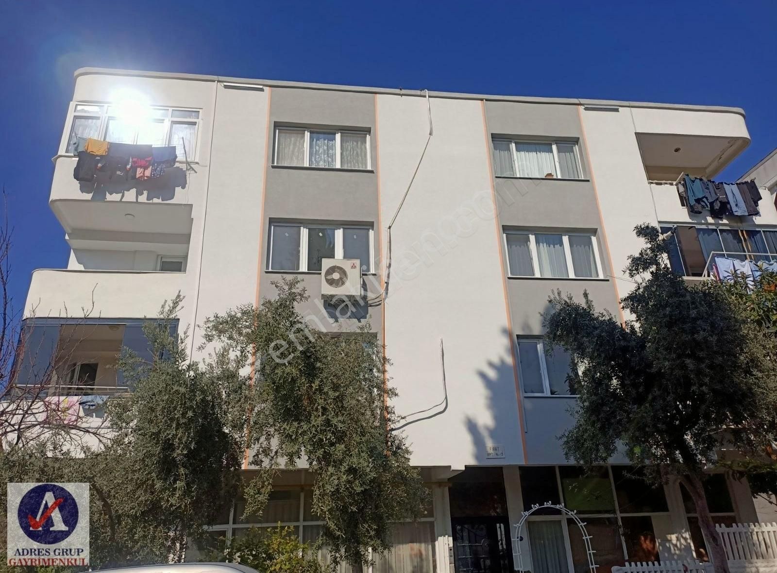 Urla M. Fevzi Çakmak Satılık Daire Zeytinalan Merkezi Konumda 3+1 Satılık Daire