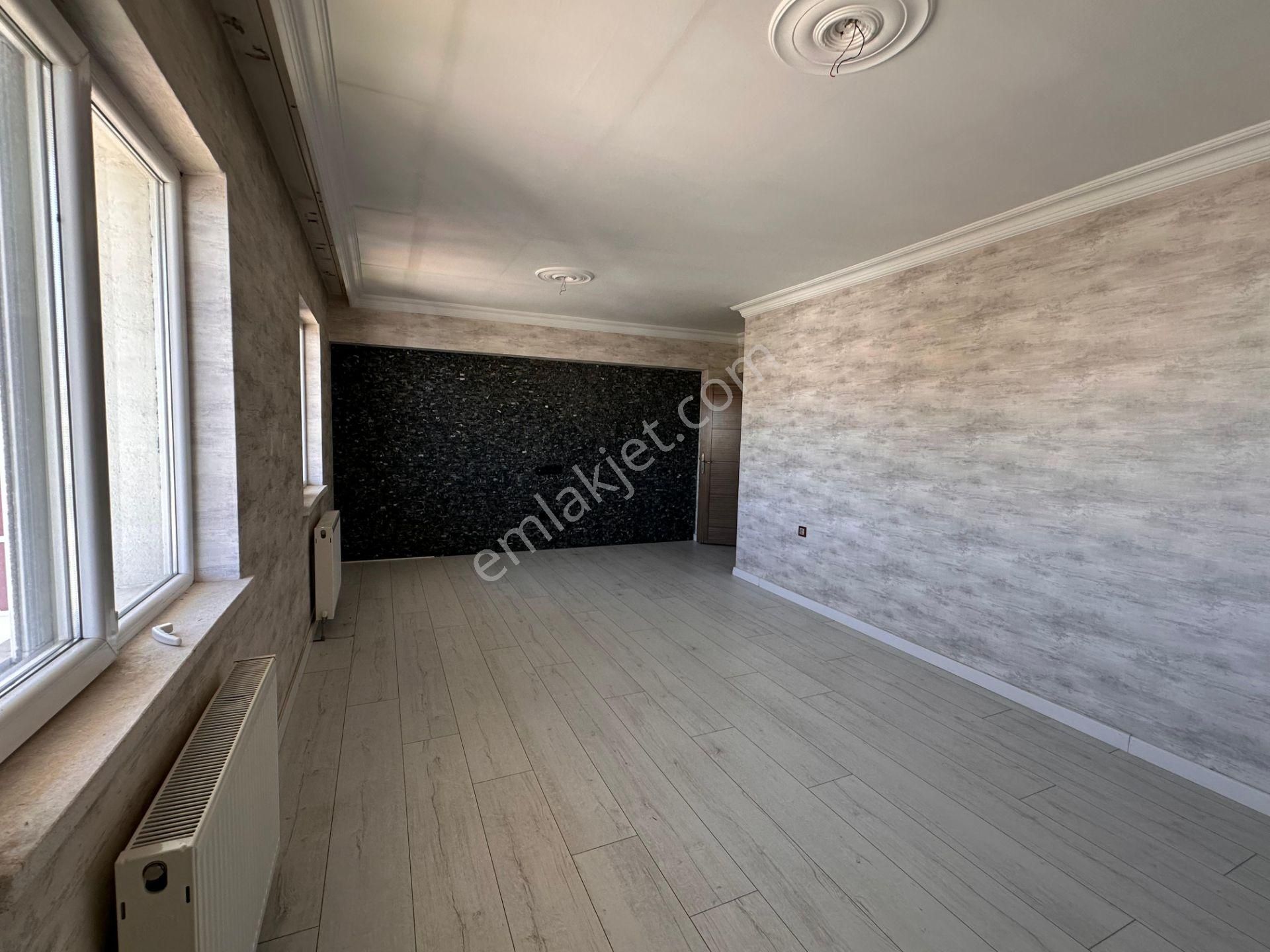 Batıkent Çakırlarda 300 M2 Full Yapılı 6+1 Dubleks