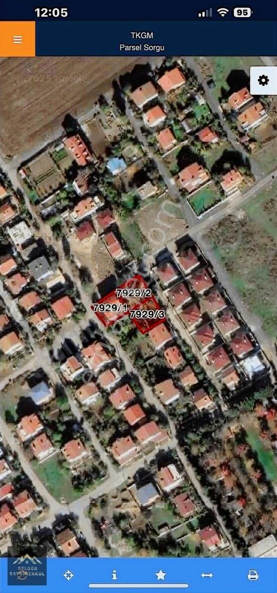 Silivri Gümüşyaka Satılık Villa İmarlı Gümüşyakada 3 Parsel İçinde 3 Katlı Ev Olan Arsa Satılıktır