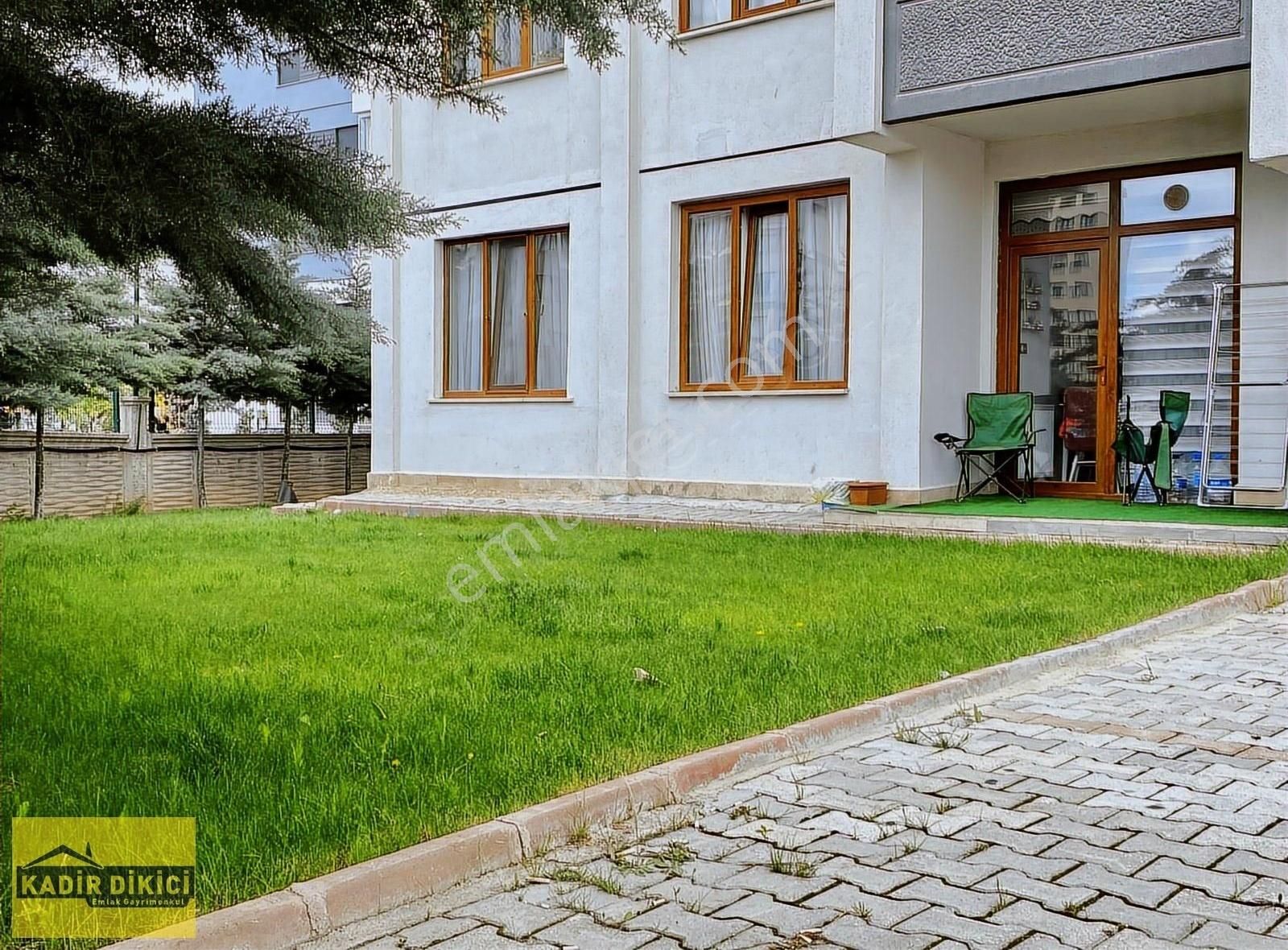 Selçuklu Selçuk Kiralık Daire Kadir Dikici'den Beyşehir Caddesinde Site İçi Kiralık 2+1 Daire