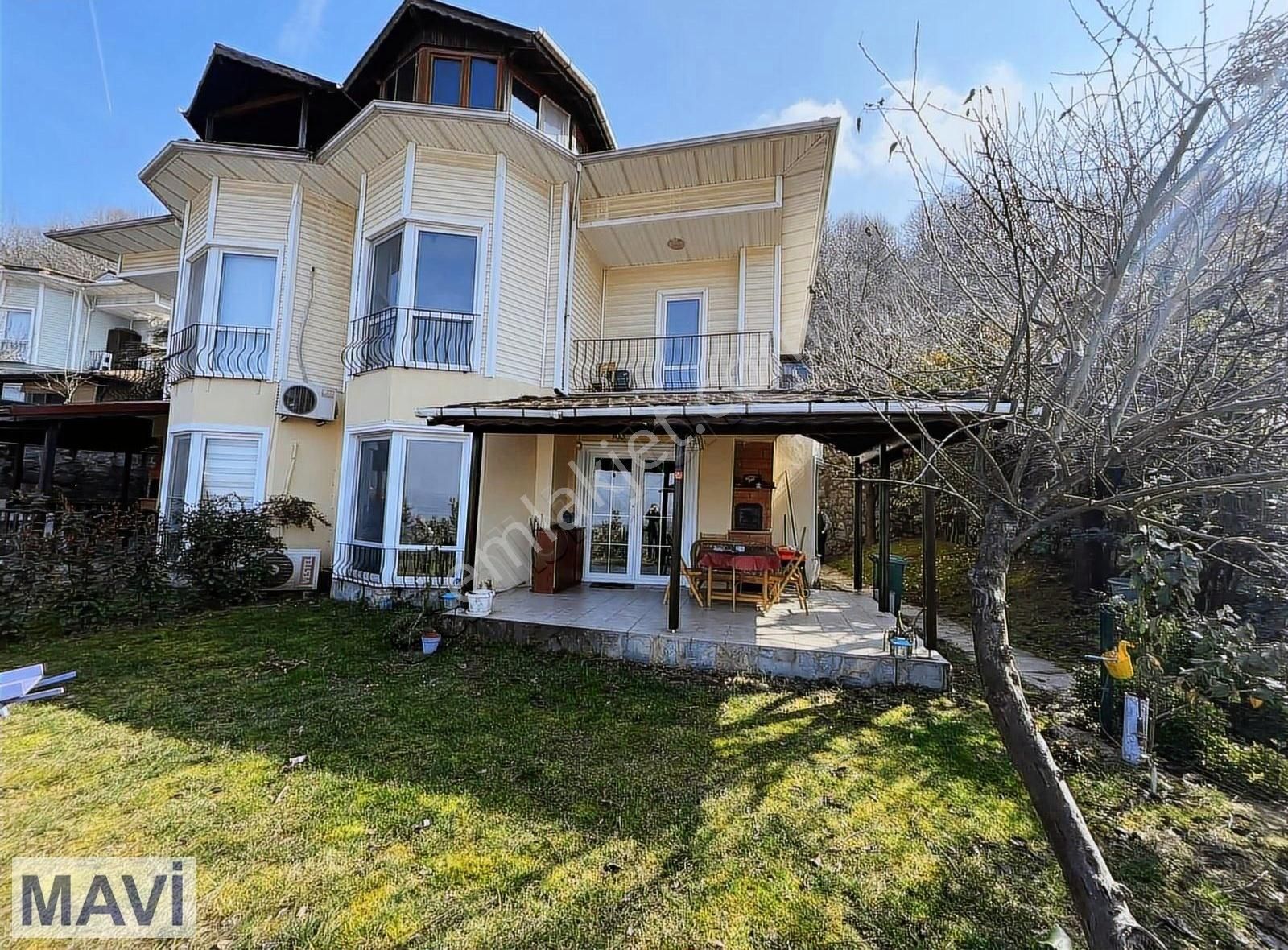 Sapanca Kırkpınar Tepebaşı Satılık Villa Remax Mavi'den Kırkpınar Da Göl Manzaralı Triplex Villa