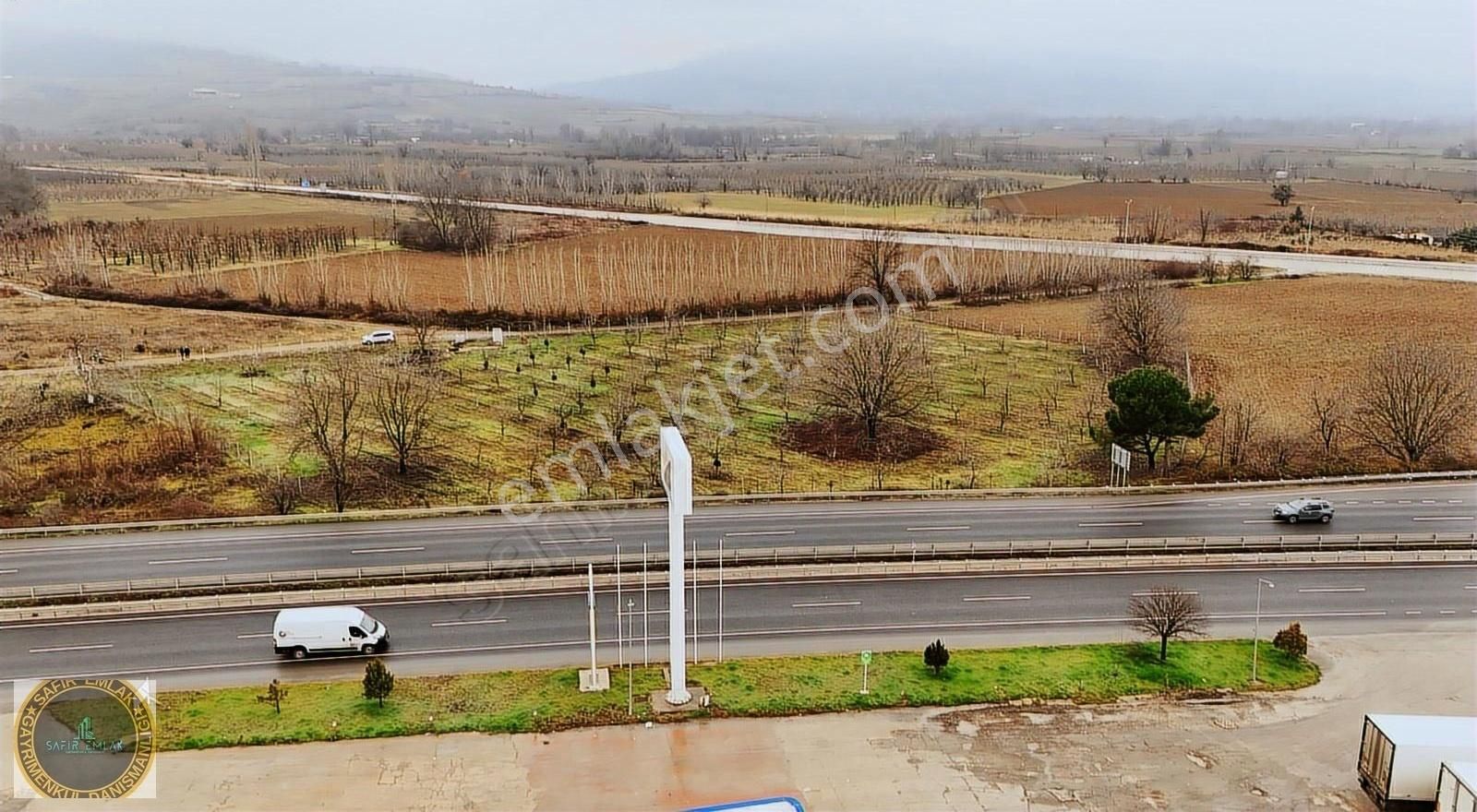 İnegöl Hasanpaşa Satılık Tarla Ankara Asvaltına Çebhe Müthiş Konumda Satılık Ceviz Bahçesi