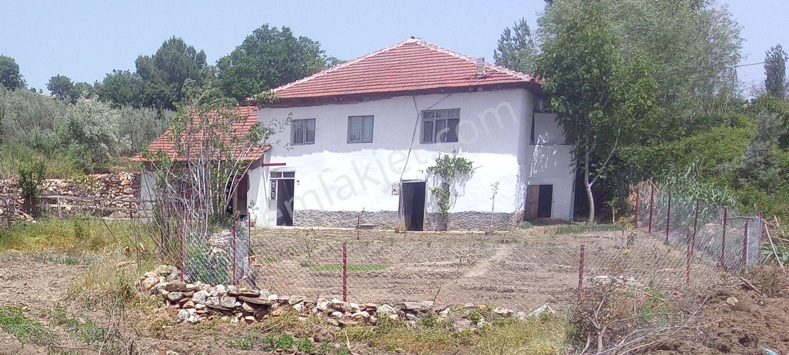 Bahçeli Köy Evi