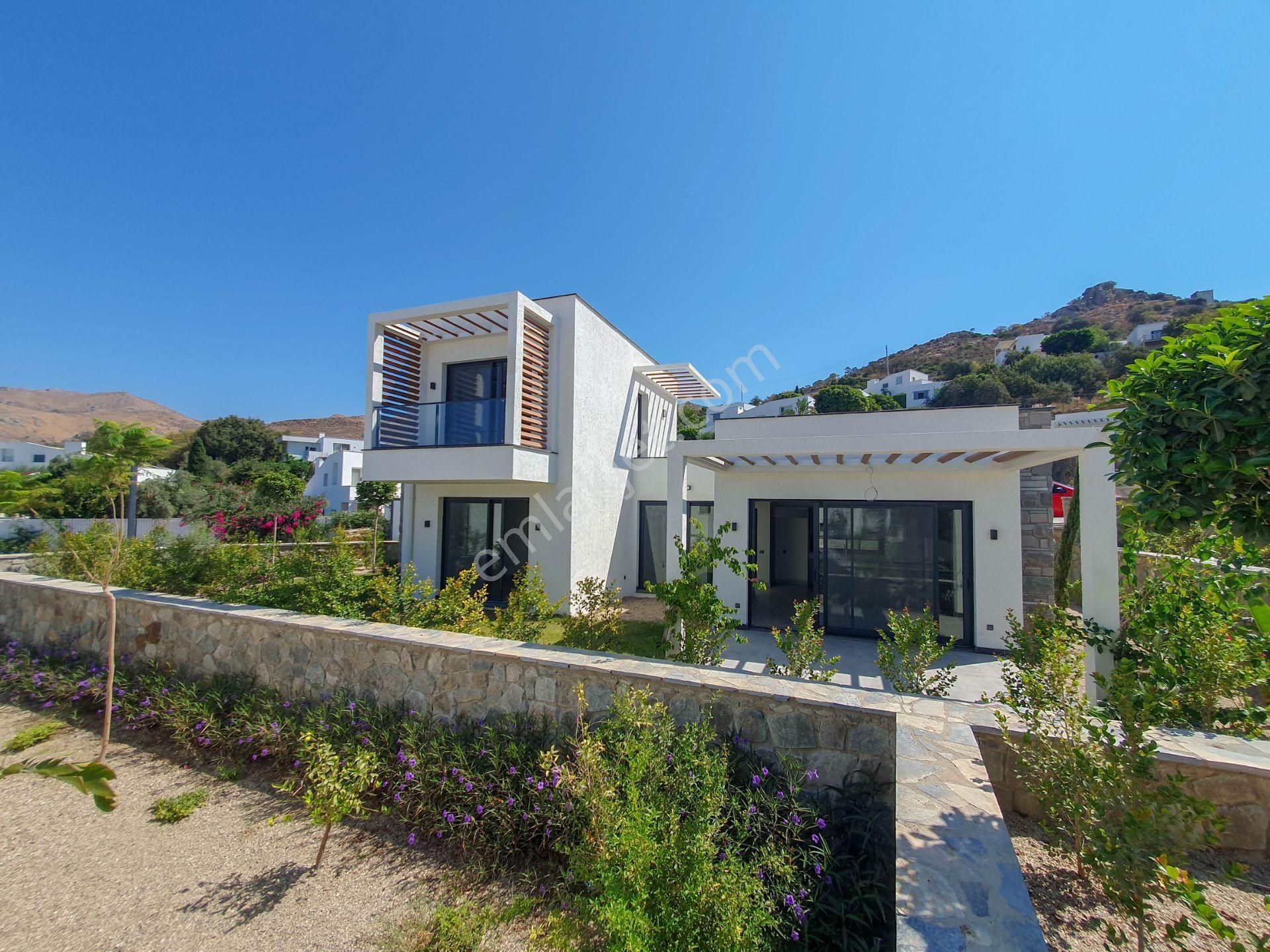 Bodrum Gümüşlük Satılık Villa Bodrum Gümüşlük'te Satılık Havuzlu Güvenlikli Sitede Lüks Villa