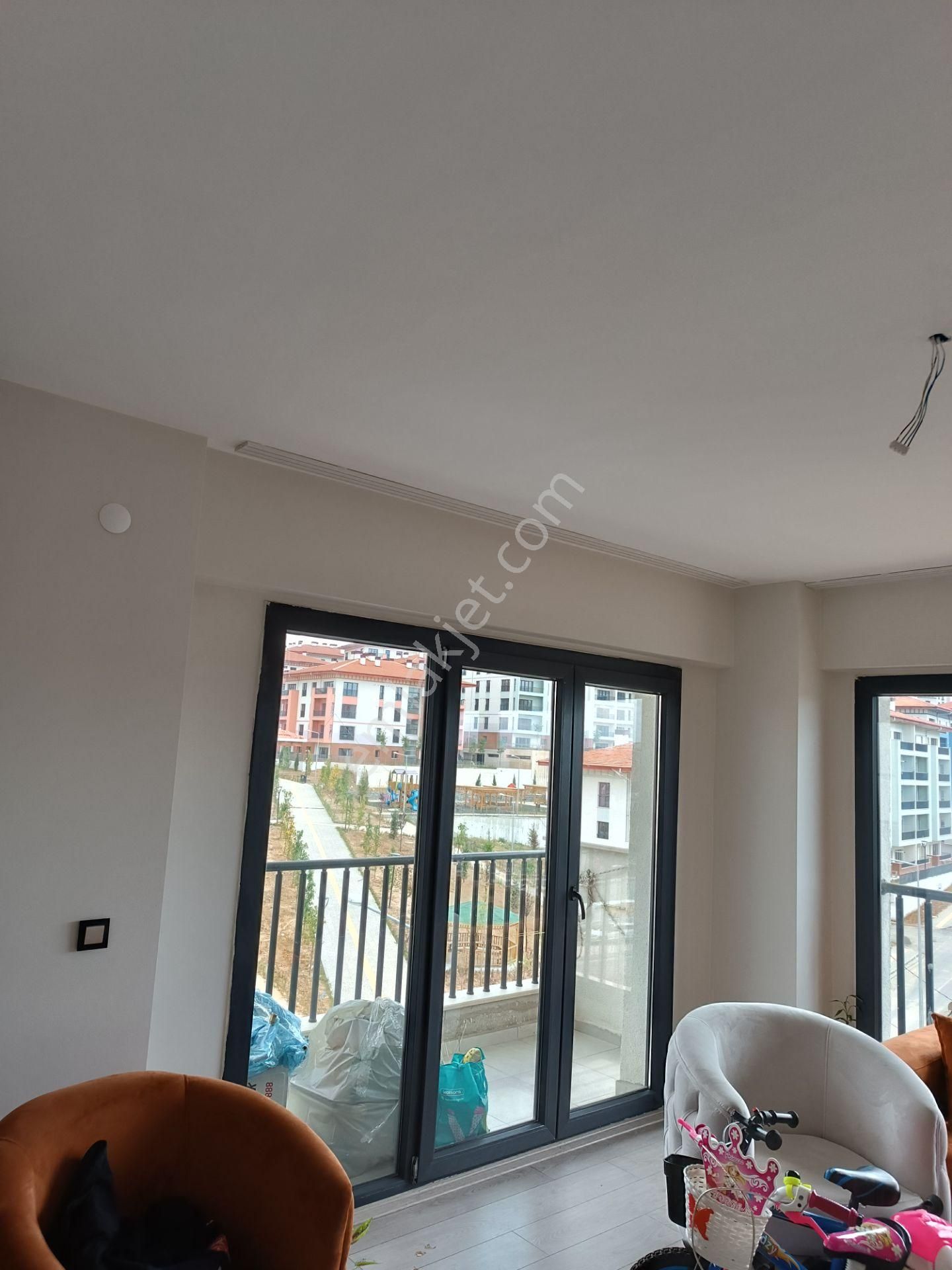 Esenler 15 Temmuz Kiralık Daire 15 Temmuz 2+1 82m Çift Çephe 4. Kat Daire