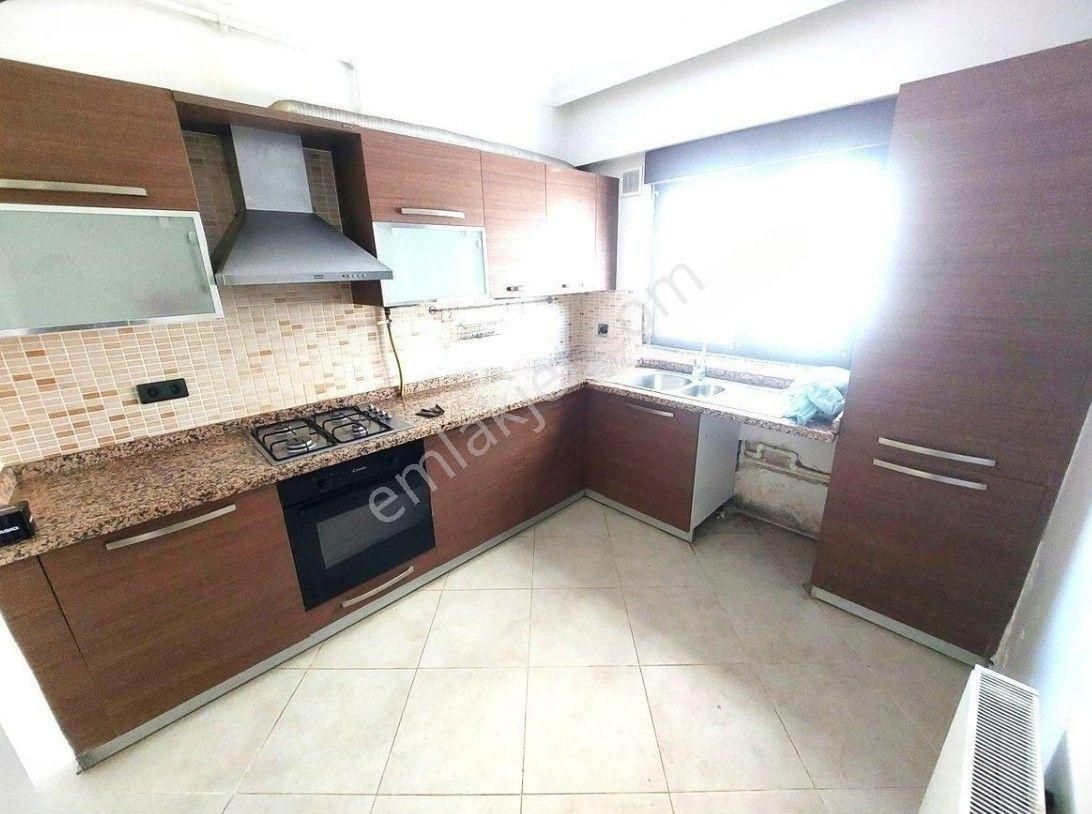 Kadıköy 19 Mayıs Satılık Daire Kozyatağı'nda Genç Binada 95 M² Net Balkonlu 3+1 Kat Mülkiyet Tapulu