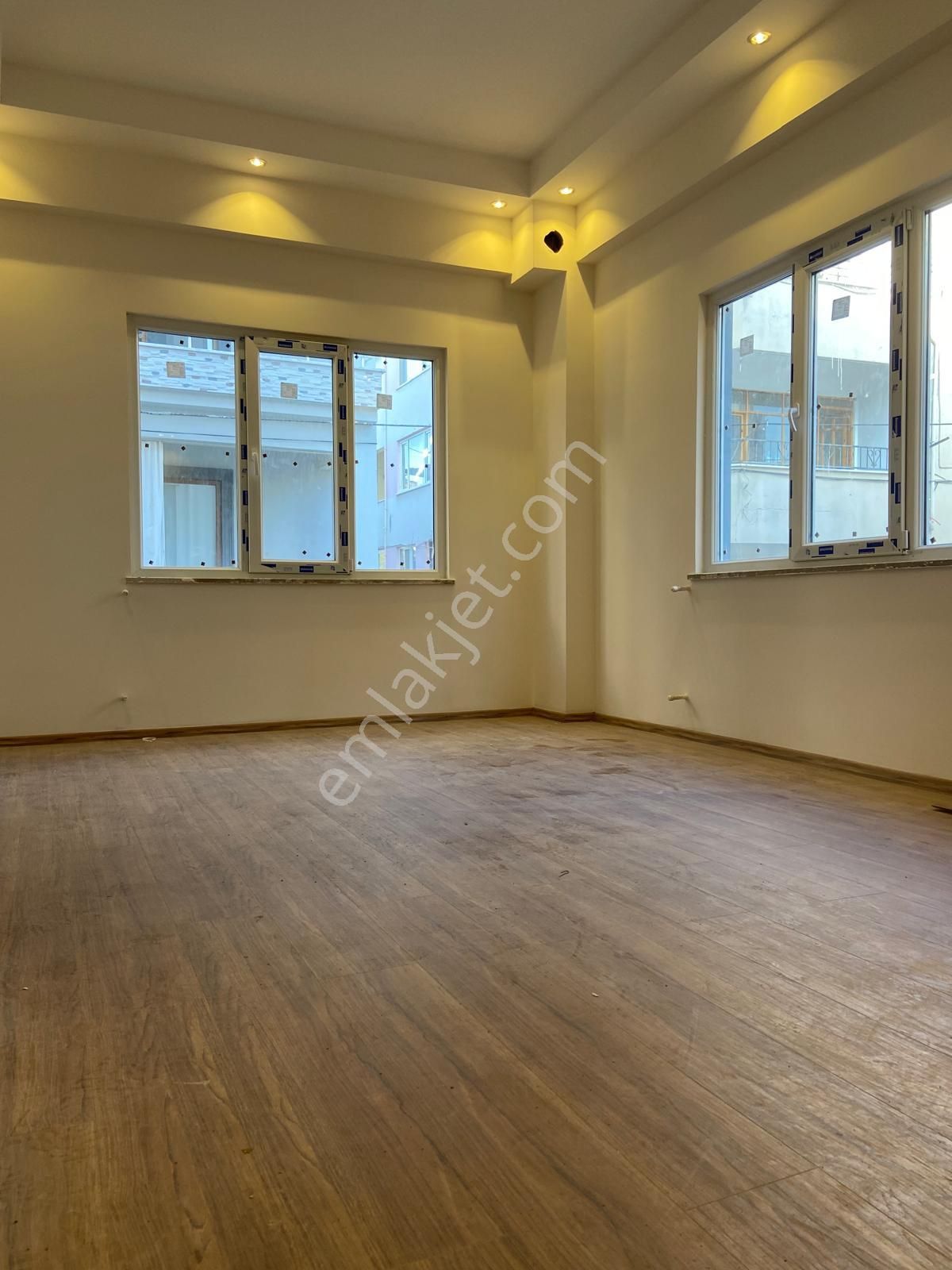 Küçükkuyu'da Satılık 3+1 Açık Mutfak Sıfır Lüks Daire - Görsel 12