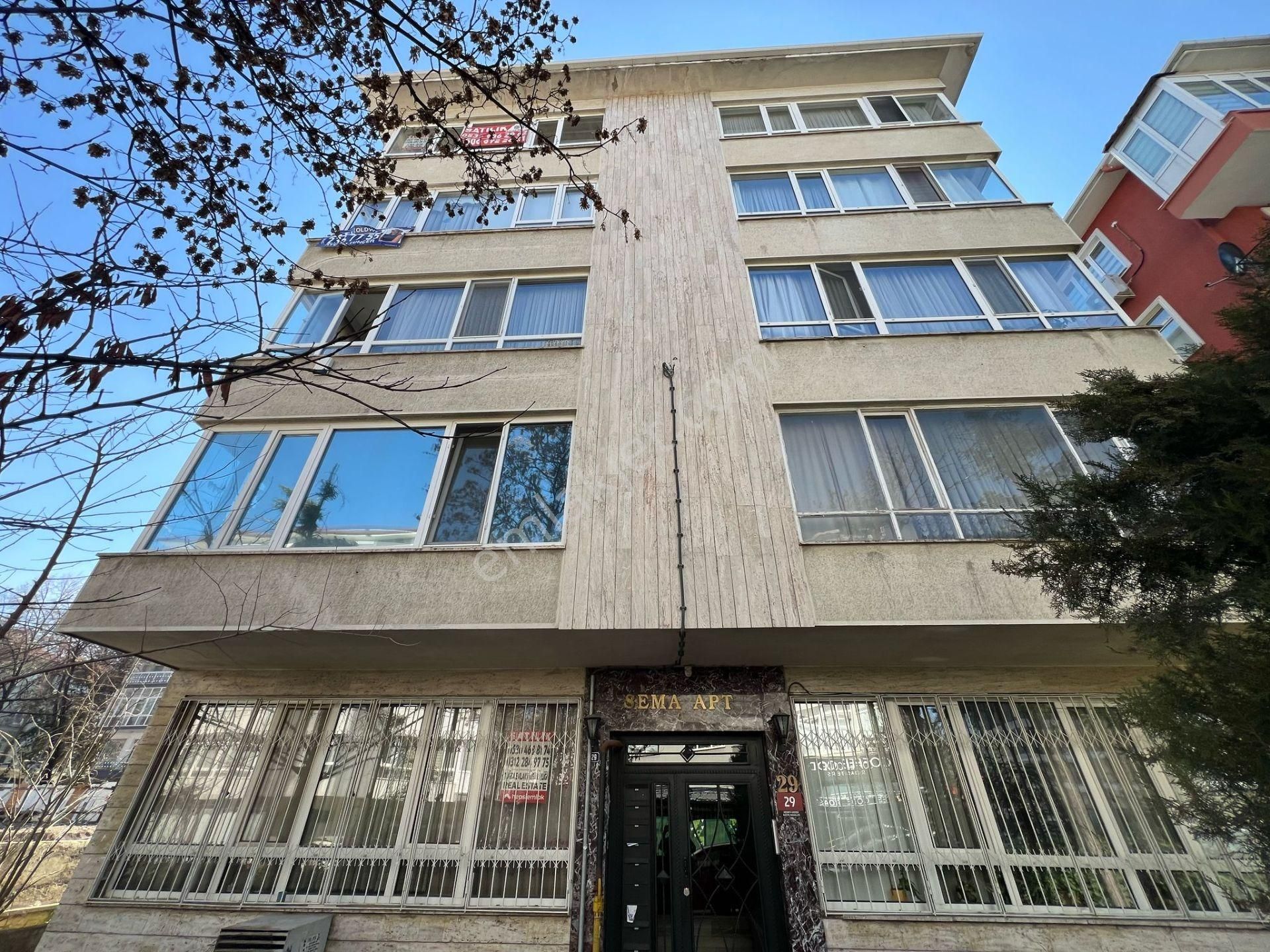 Ayrancı Mesnevi Sokakta Satılık Bakımlı 3,5+1 Kilerli Daire