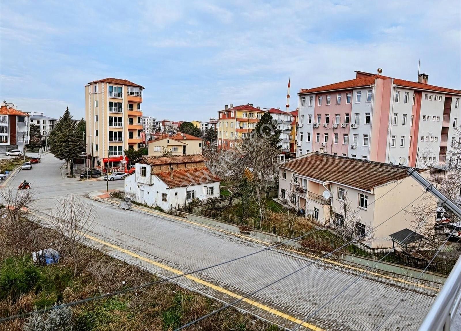 19 Mayıs Pazar Satılık Daire Truva'dan Pazar Mahallesinde Merkezi Konumda Satılık 4+1