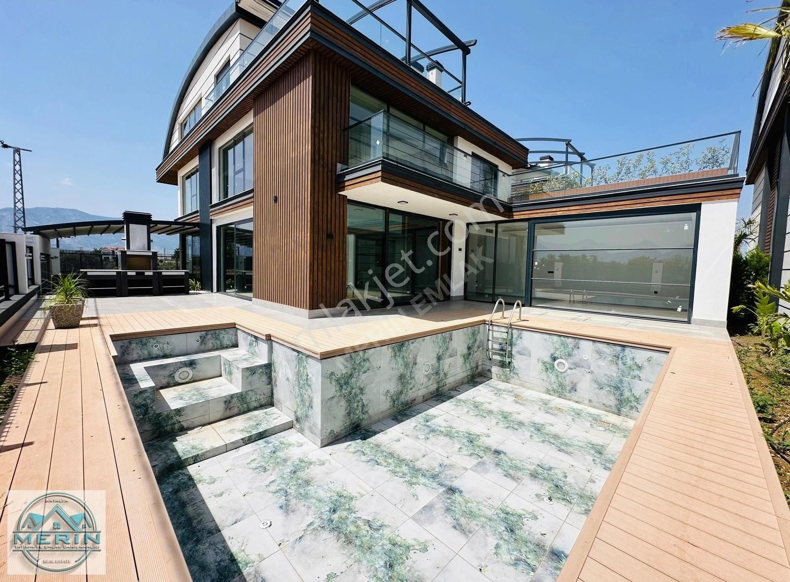 Döşemealtı Altınkale'de 5+1 Tripleks Lüks Modern Satılık Villa - Görsel 14