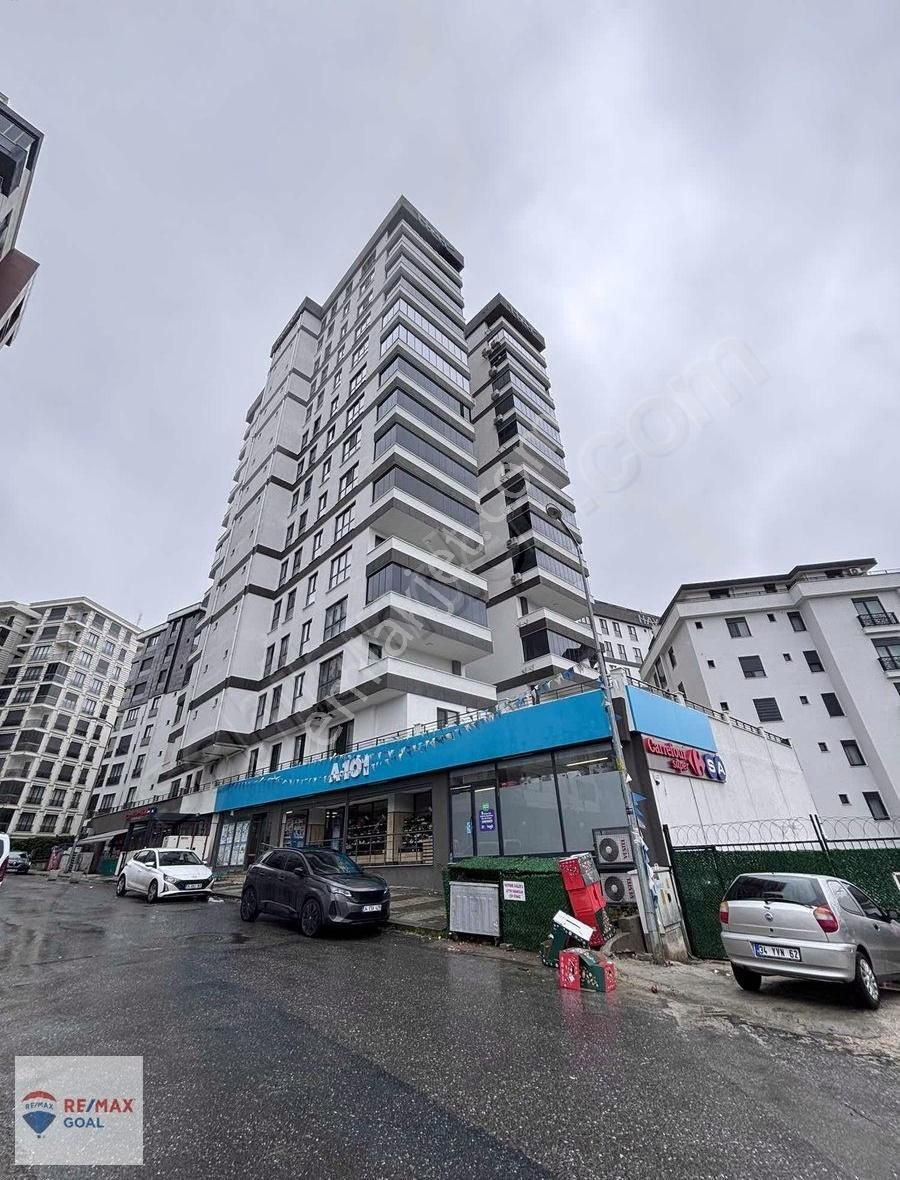 Çekmeköy Taşdelen Satılık Daire Haypark Sitesi'nde Dubleks Manzaralı Teras Ve Balkonlu Daire