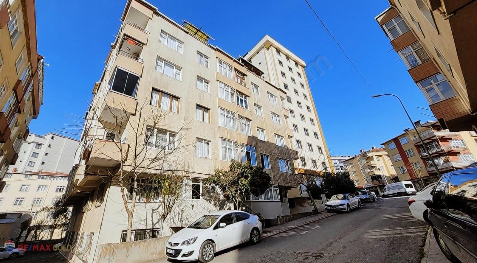 Pendik Kavakpınar Kiralık Daire Pendik Kavakpınar'da 2 Balkonlu Kullanışlı 3+1