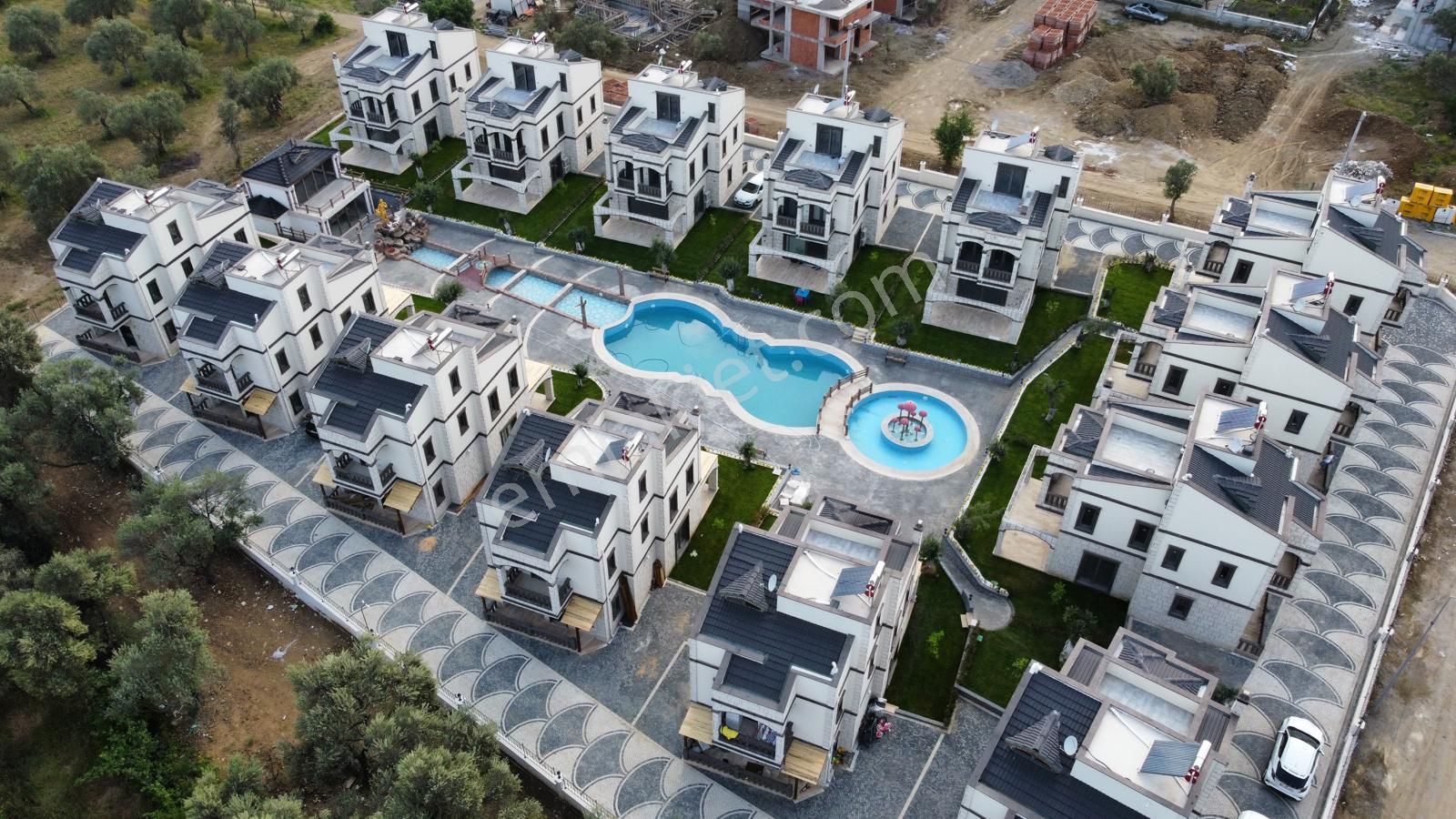 Poyraz Gayrimankul'den Güre'de Satılık Site İçinde Taş Villa - Görsel 30