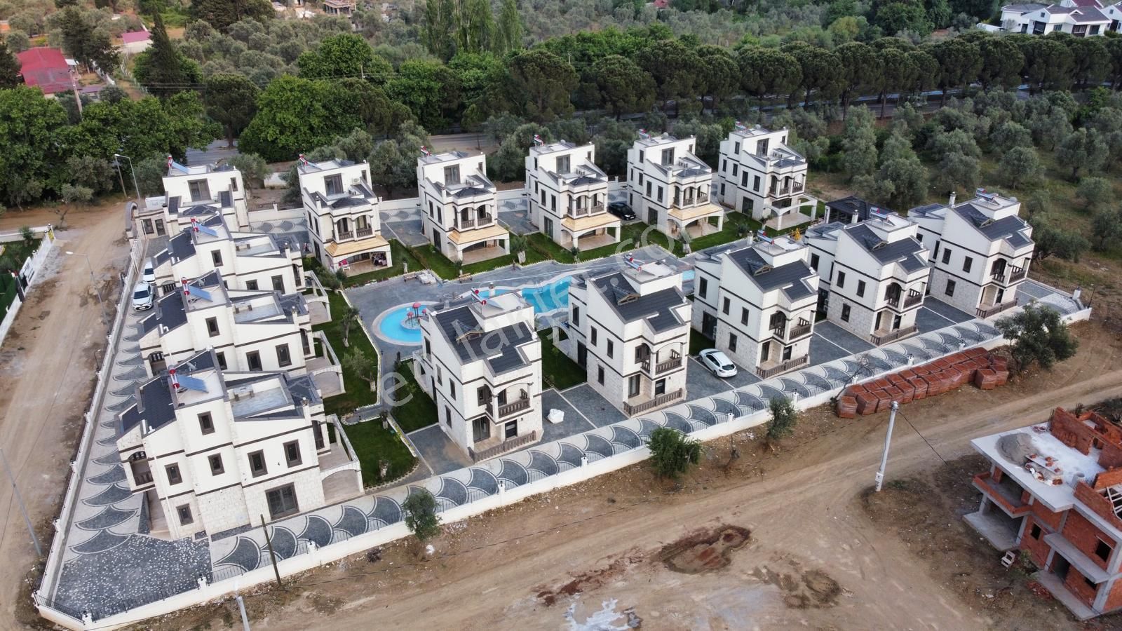 Poyraz Gayrimankul'den Güre'de Satılık Site İçinde Taş Villa - Görsel 23