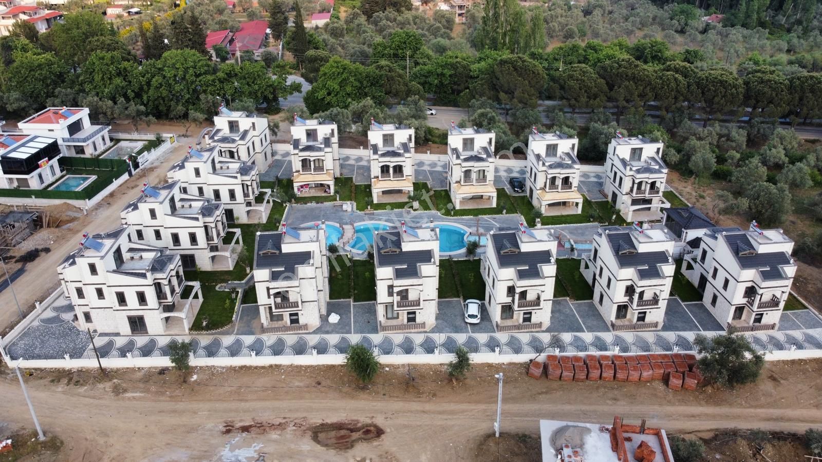 Poyraz Gayrimankul'den Güre'de Satılık Site İçinde Taş Villa - Görsel 24