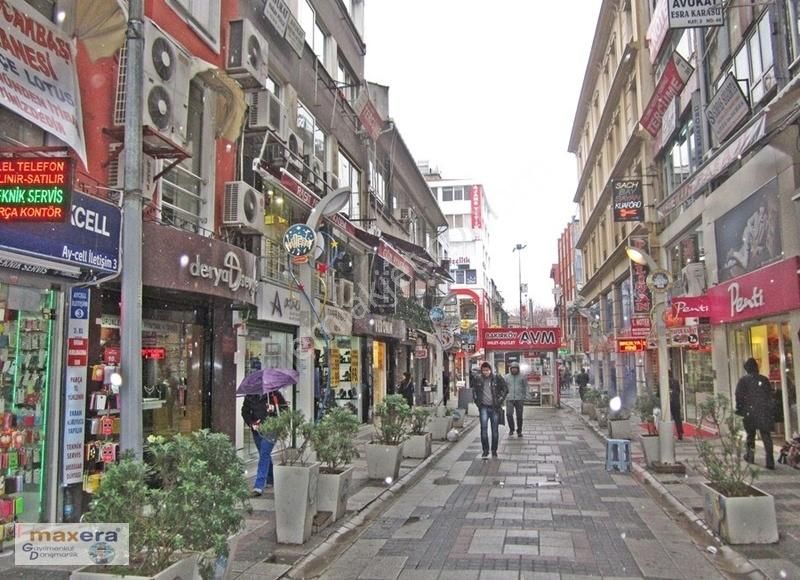 Bakırköy Zeytinlik Satılık İşhanı Katı Zeytinlikte Postaneye Avm Lere Yakın 27m2 Eşyalı 1+0 Ofis