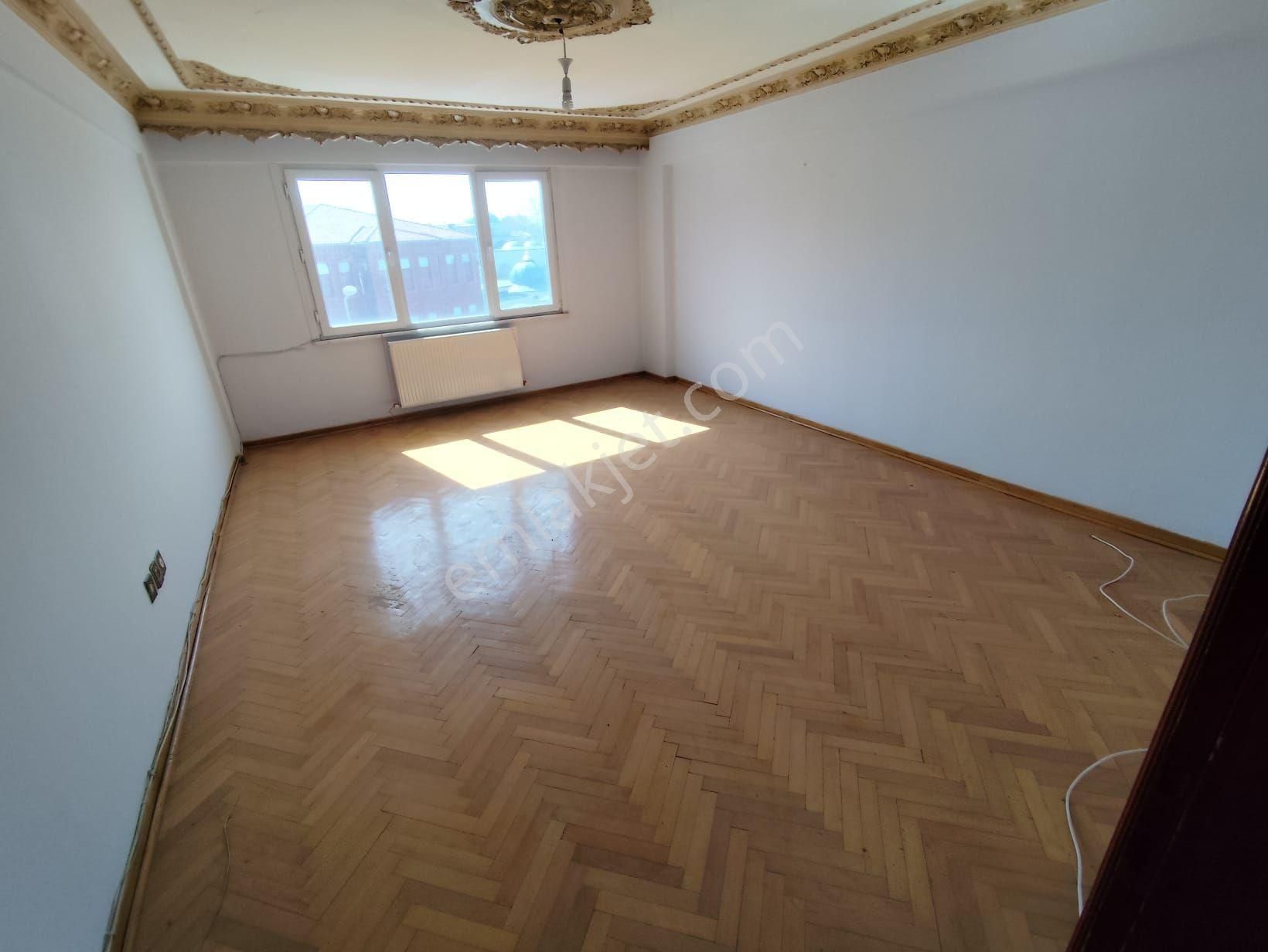 Kocamustafapaşa Sümbülefendi Camıı Karşısı 3+1 Çift Cephe 110 Mt Kat 3 Satılık Daire - Görsel 4