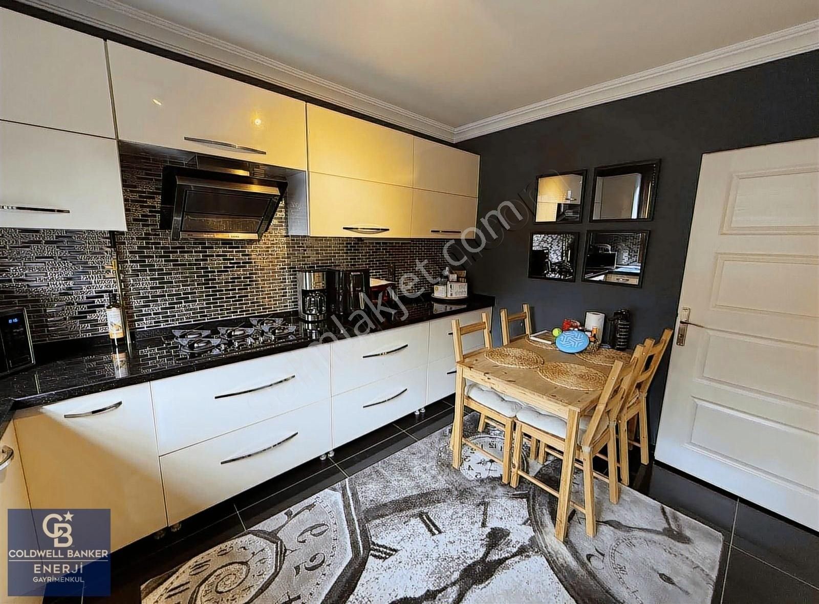 Bahçeşehir 2. Kısım Satılık 5+2 Villa Özel Dekore Edilmiş - Görsel 20