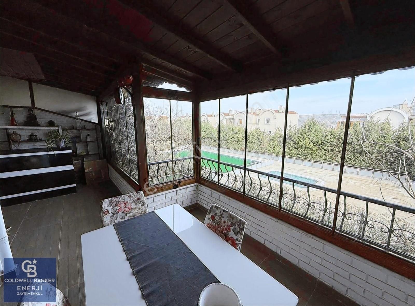 Bahçeşehir 2. Kısım Satılık 5+2 Villa Özel Dekore Edilmiş - Görsel 22