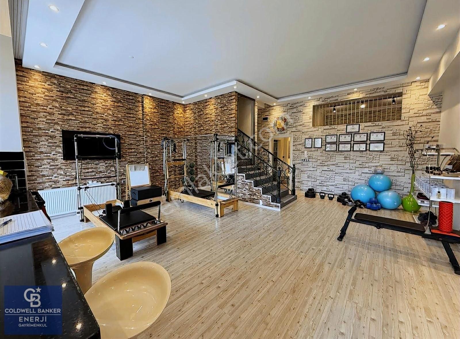 Bahçeşehir 2. Kısım Satılık 5+2 Villa Özel Dekore Edilmiş - Görsel 5