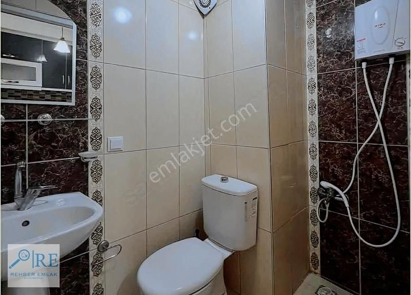 Isparta Merkez Fatih Kiralık Daire Adliye Üstü Durağa İyaşa Yürüme Mesafesinde 2+1 Balkonlu Apart