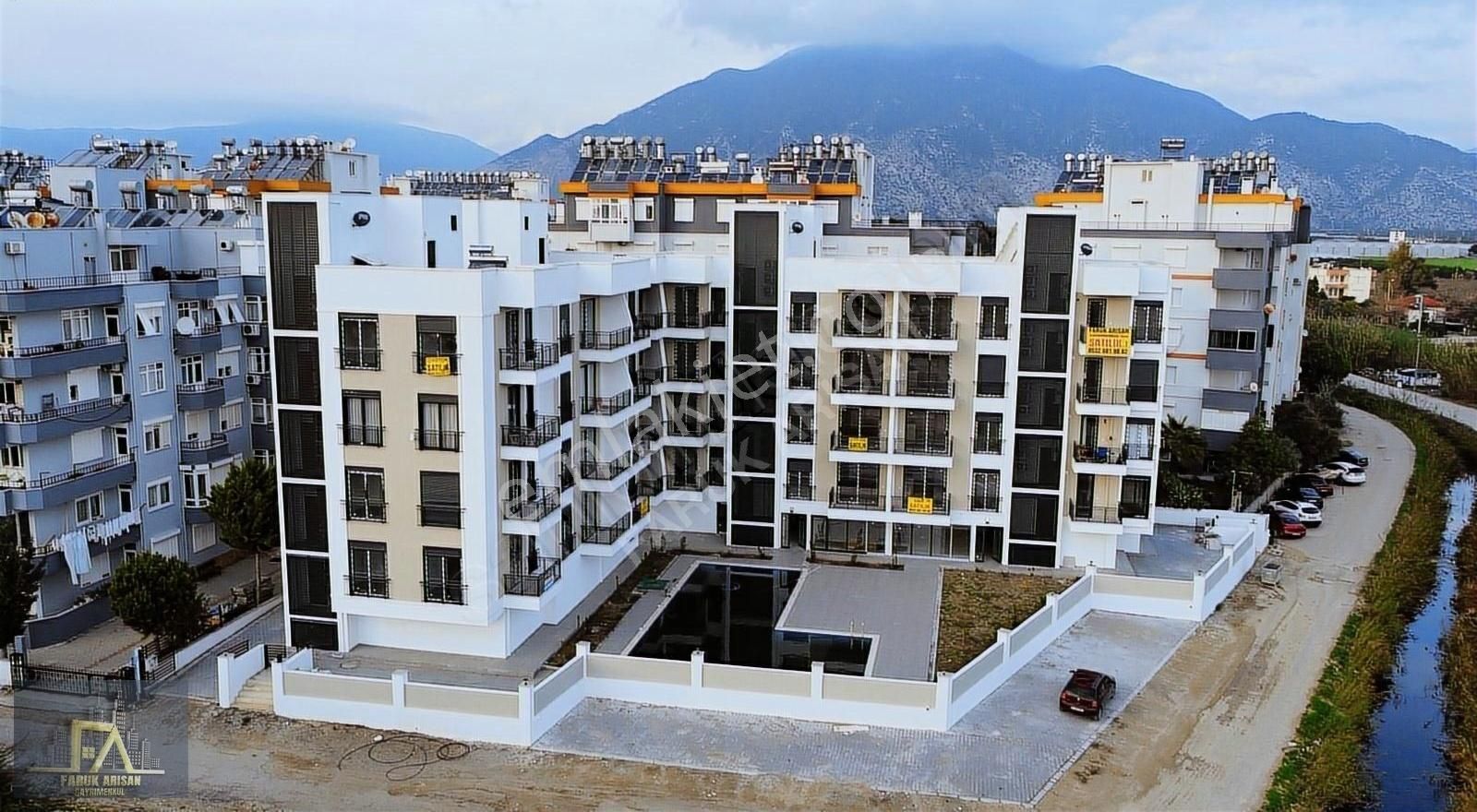 Finike Kum Satılık Daire Faruk Arısandan Denize 0 Ultra Lüx Site İçi Deniz Manzaralı 2+1