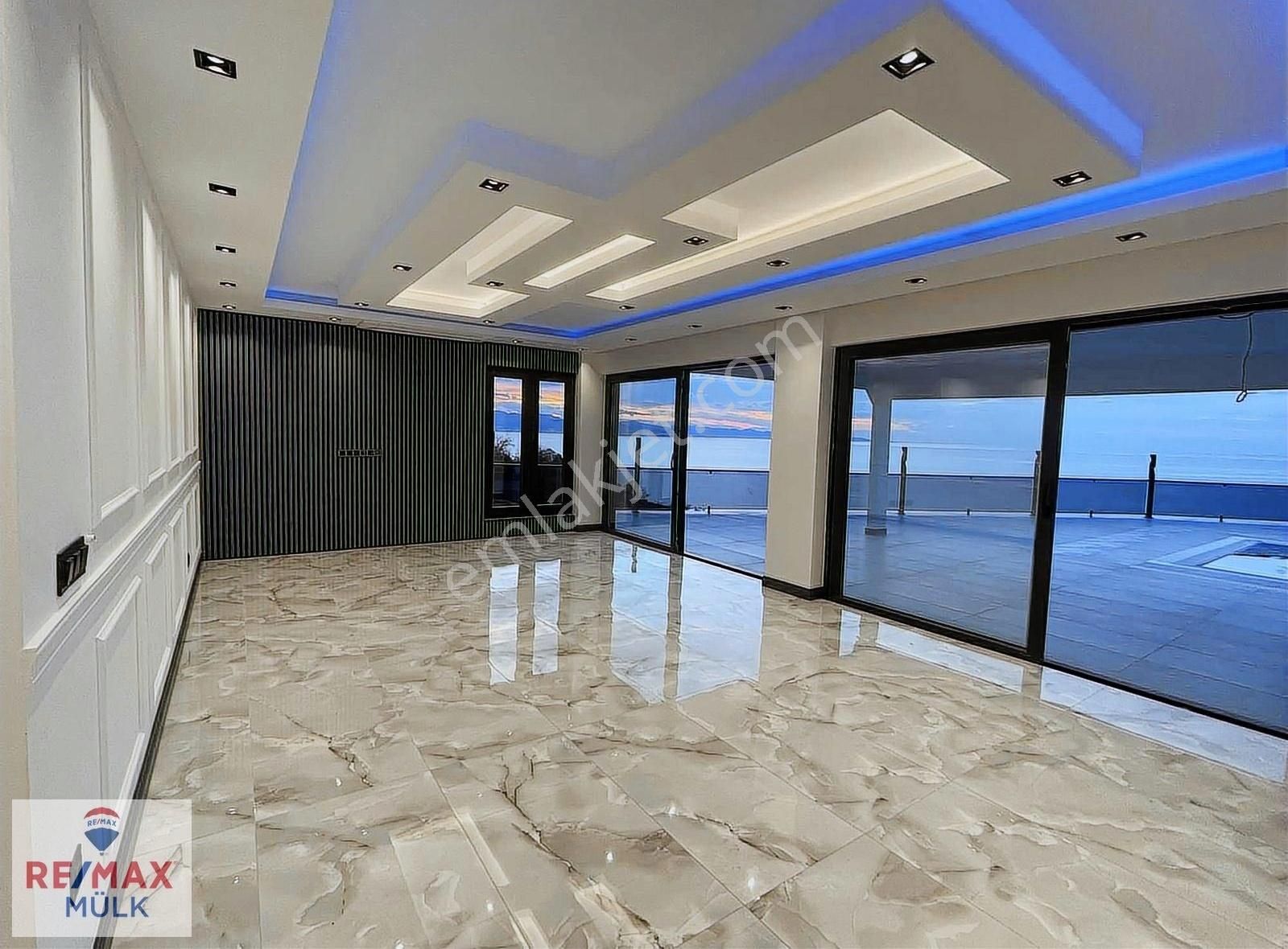 Perşembe Medreseönü Satılık Villa Re/max Mülk Özgür Baki'den Villa Titanic 1050 M2