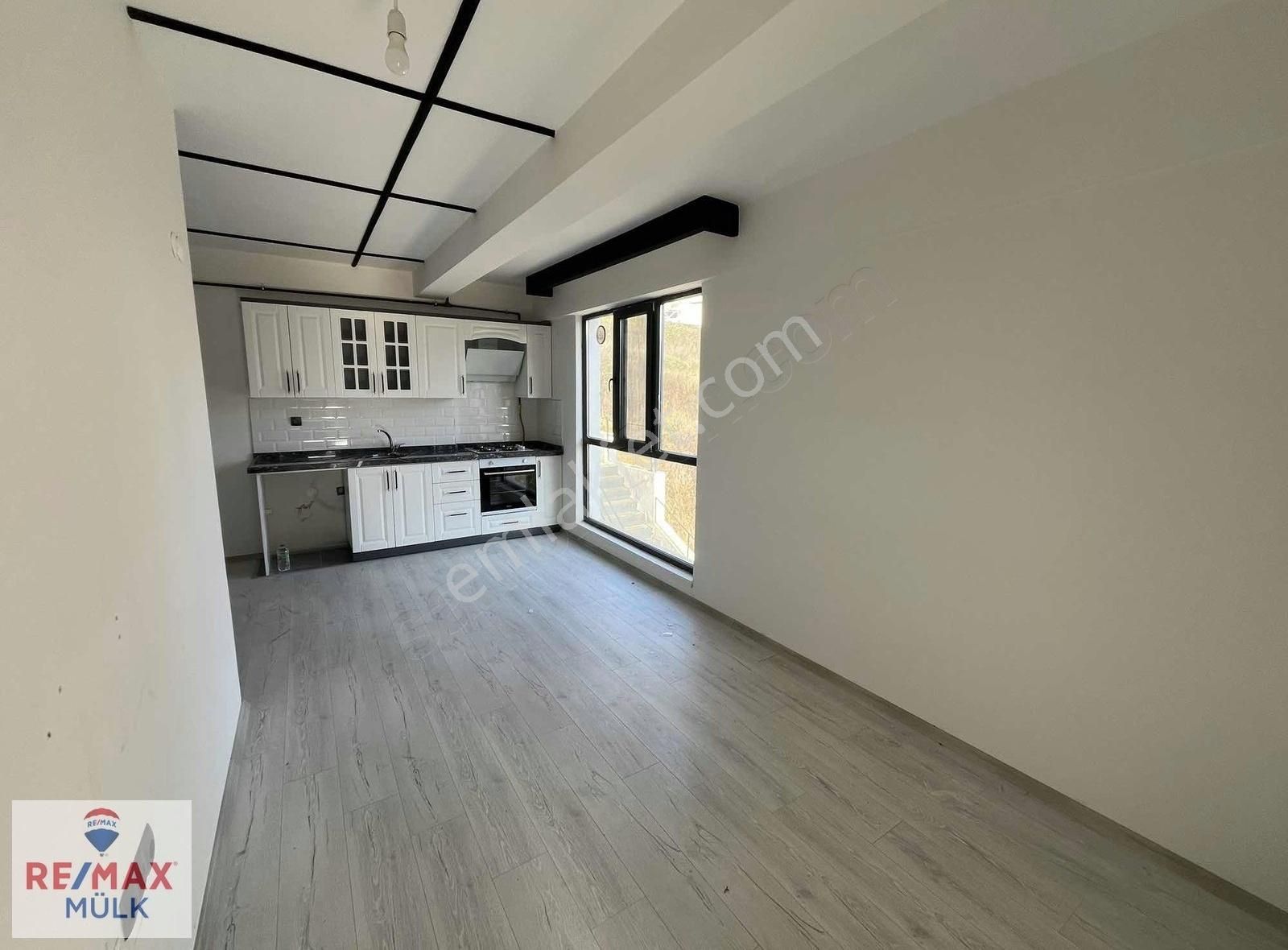 Atakum Körfez Satılık Daire Remax Mülk Özgür Baki'den Körfezde Satılık 1+1 Daire