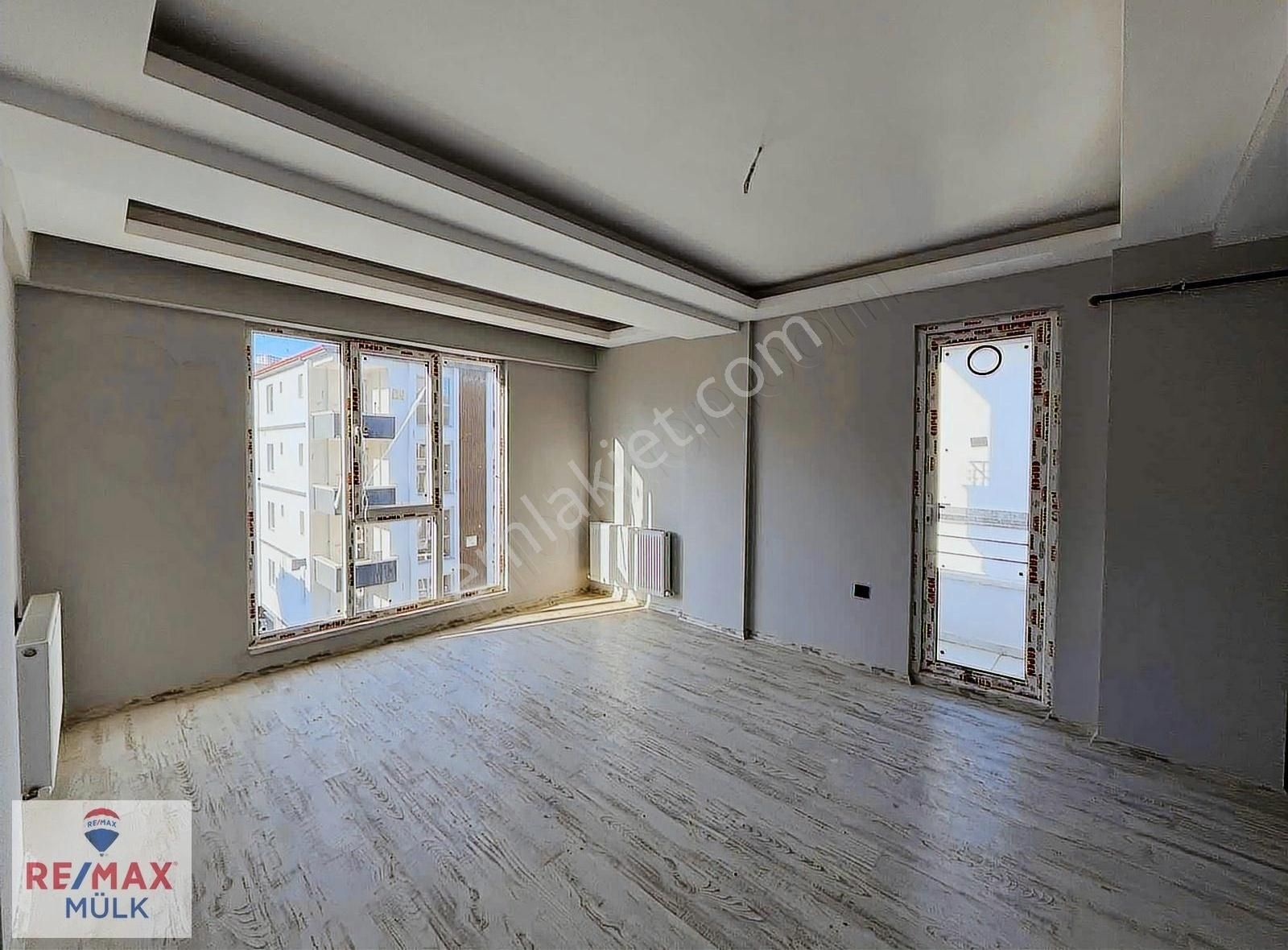 Remax Mülk Özgür Baki'den Körfez'de 1+1 Satılık Daire