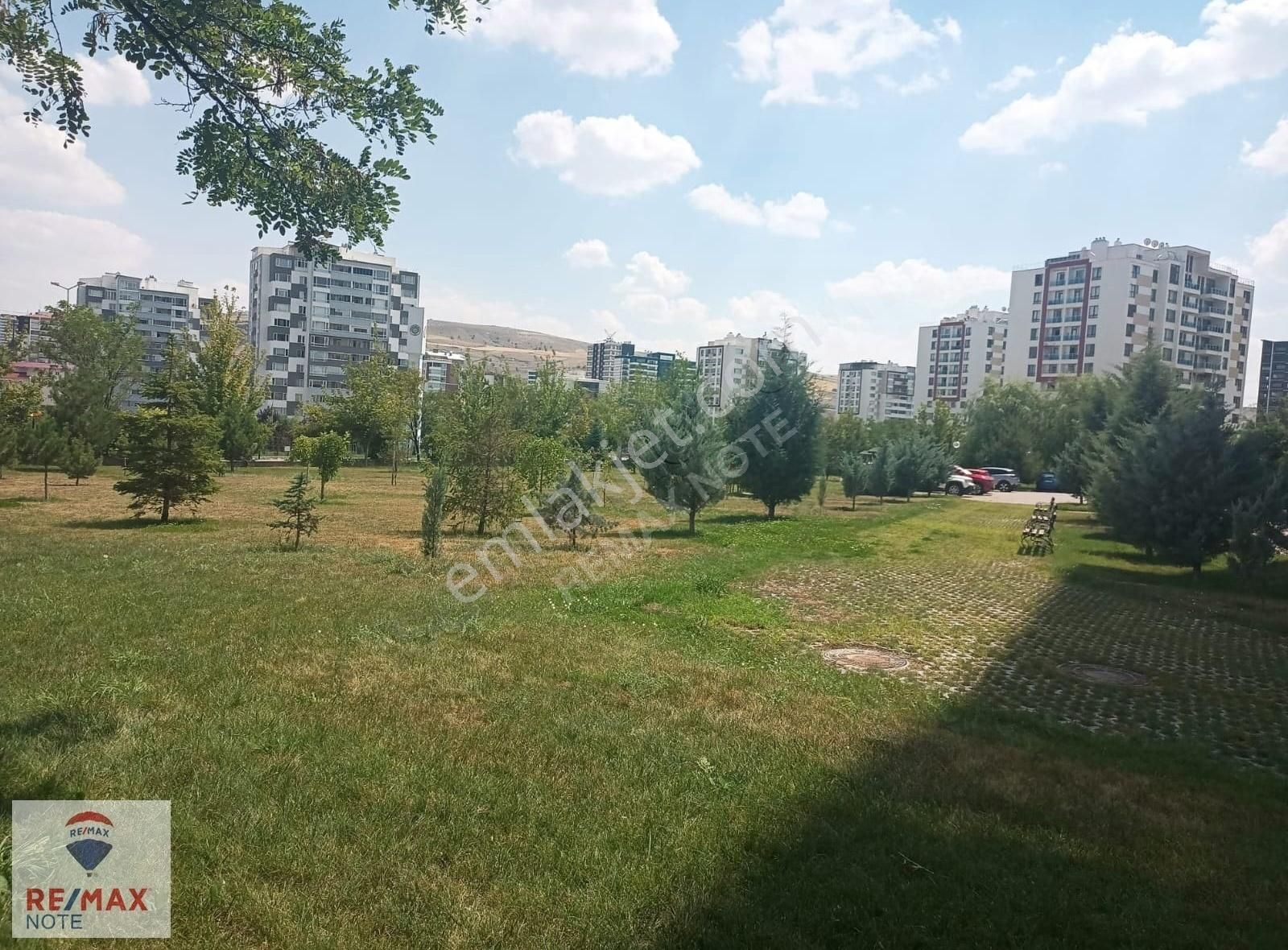 Etimesgut Yeni Bağlıca Satılık Daire Bağlıca Mahallesi Alpinpark Sitesi'nde 3+1 Satılık Daire