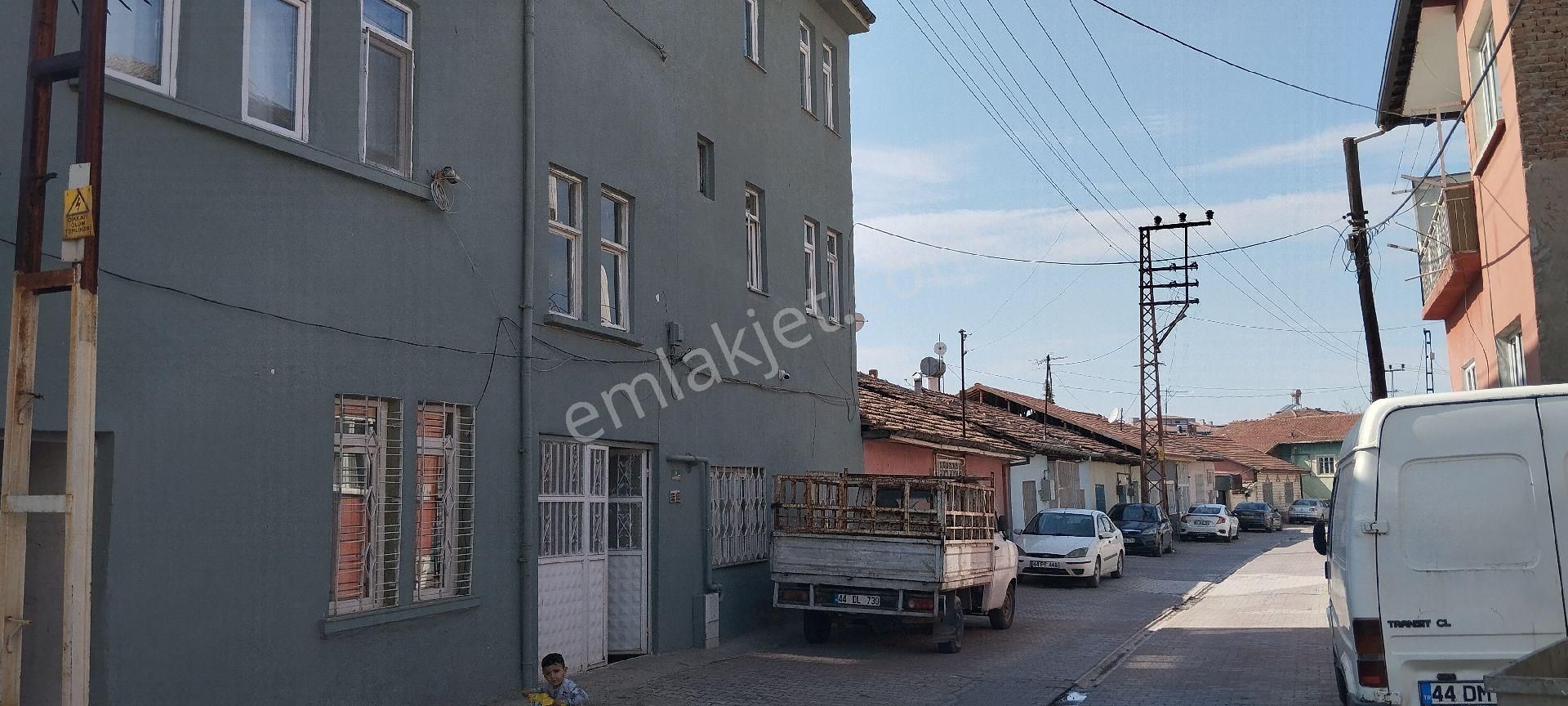 Yeşilyurt Cumhuriyet Kiralık Daire Yeşiltepe De 1+1 Eşyalı 10.000₺ Lütfen Açıklamayı Okuyun