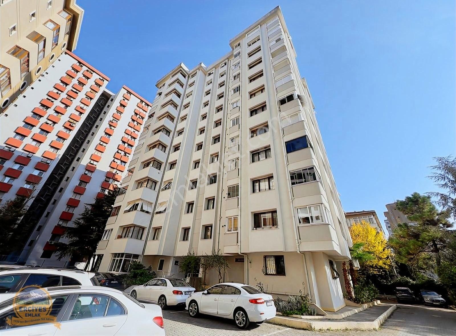 Kadıköy Erenköy Kiralık Daire Erciyes'den Tek Yetkili Erenköy'de 5+1 Balkonlu, Ebeveyn Banyolu