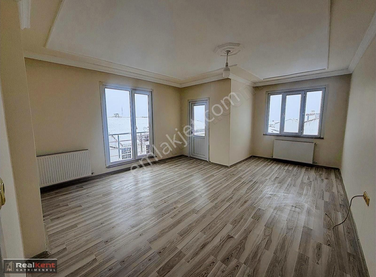 Arnavutköy Anadolu Satılık Daire Realkent'den Satılık Anadolu Mh. 3+2 Dubleks Daire 170 Metre